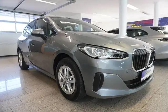 BMW 2 Series view 3