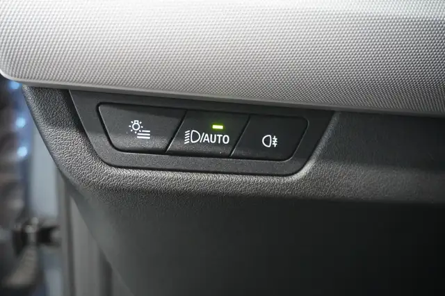 BMW 2 Series view 14