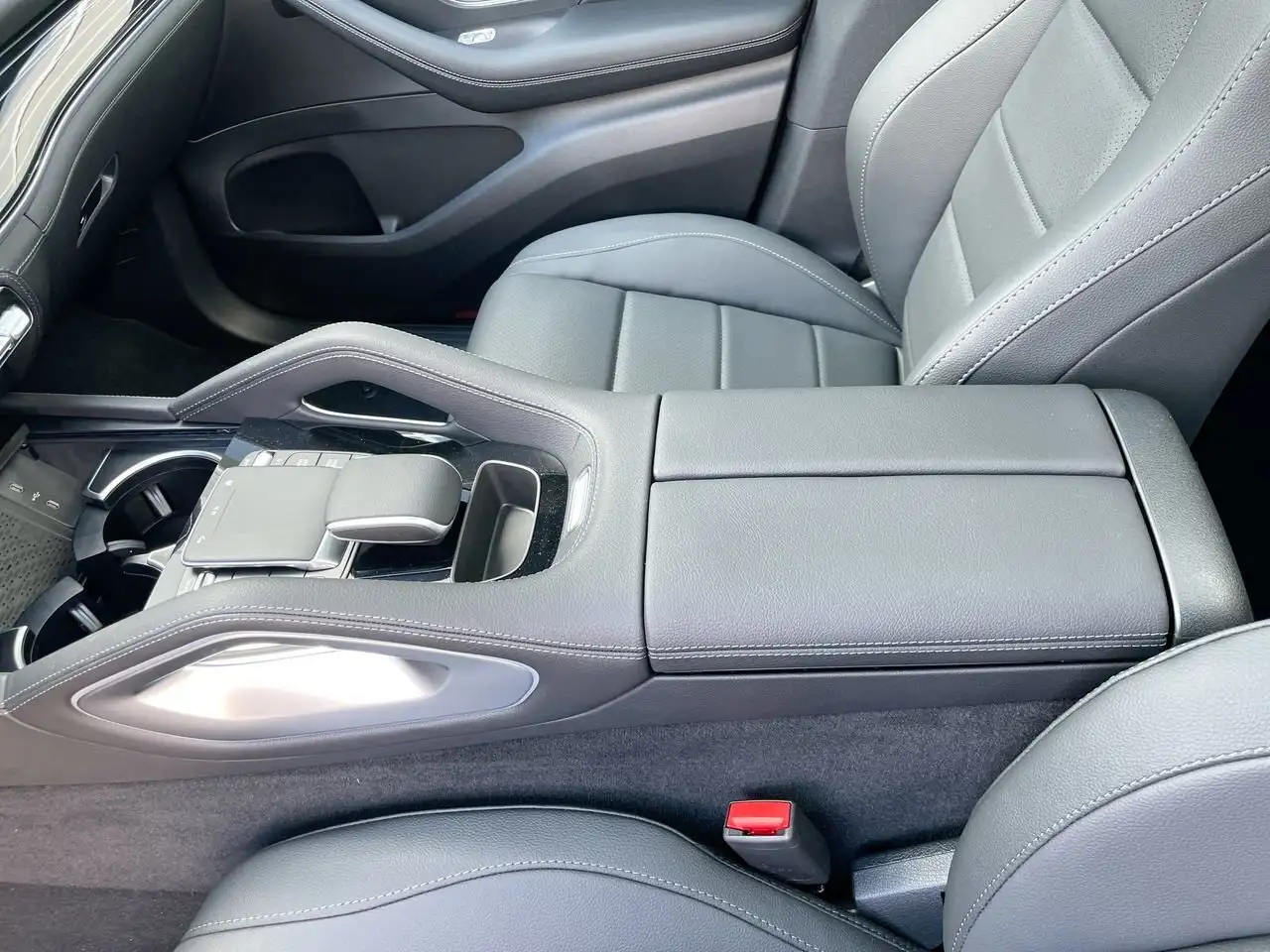 Mercedes-Benz GLE снимка Mercedes-Benz GLE