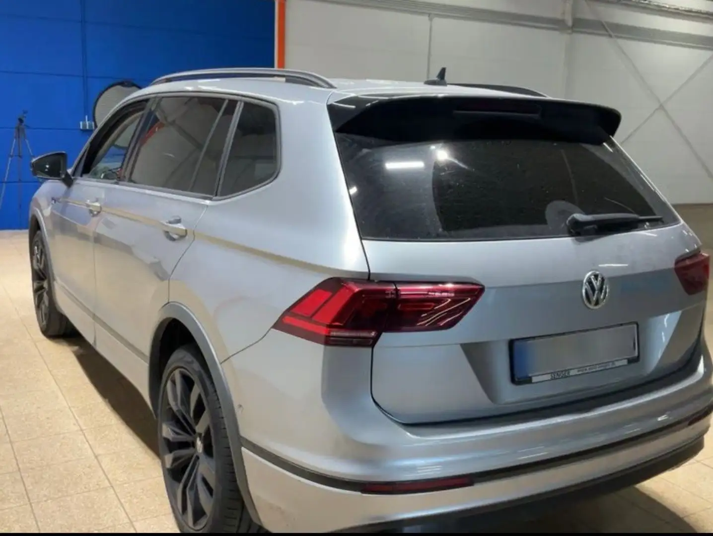 Volkswagen Tiguan Allspace 2,0 TDI SCR 4Motion DSG R-LINE *MEGA AUSSTATTUNG* Silber - 2