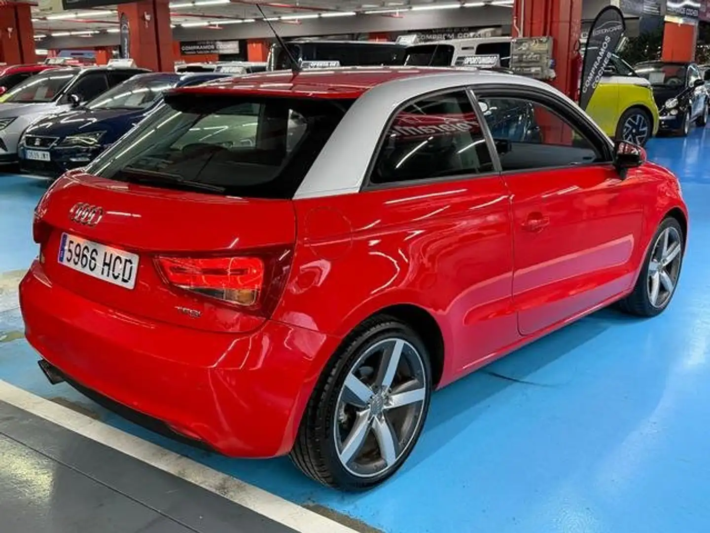 Audi A1 1.4 TFSI Attraction Rojo - 2