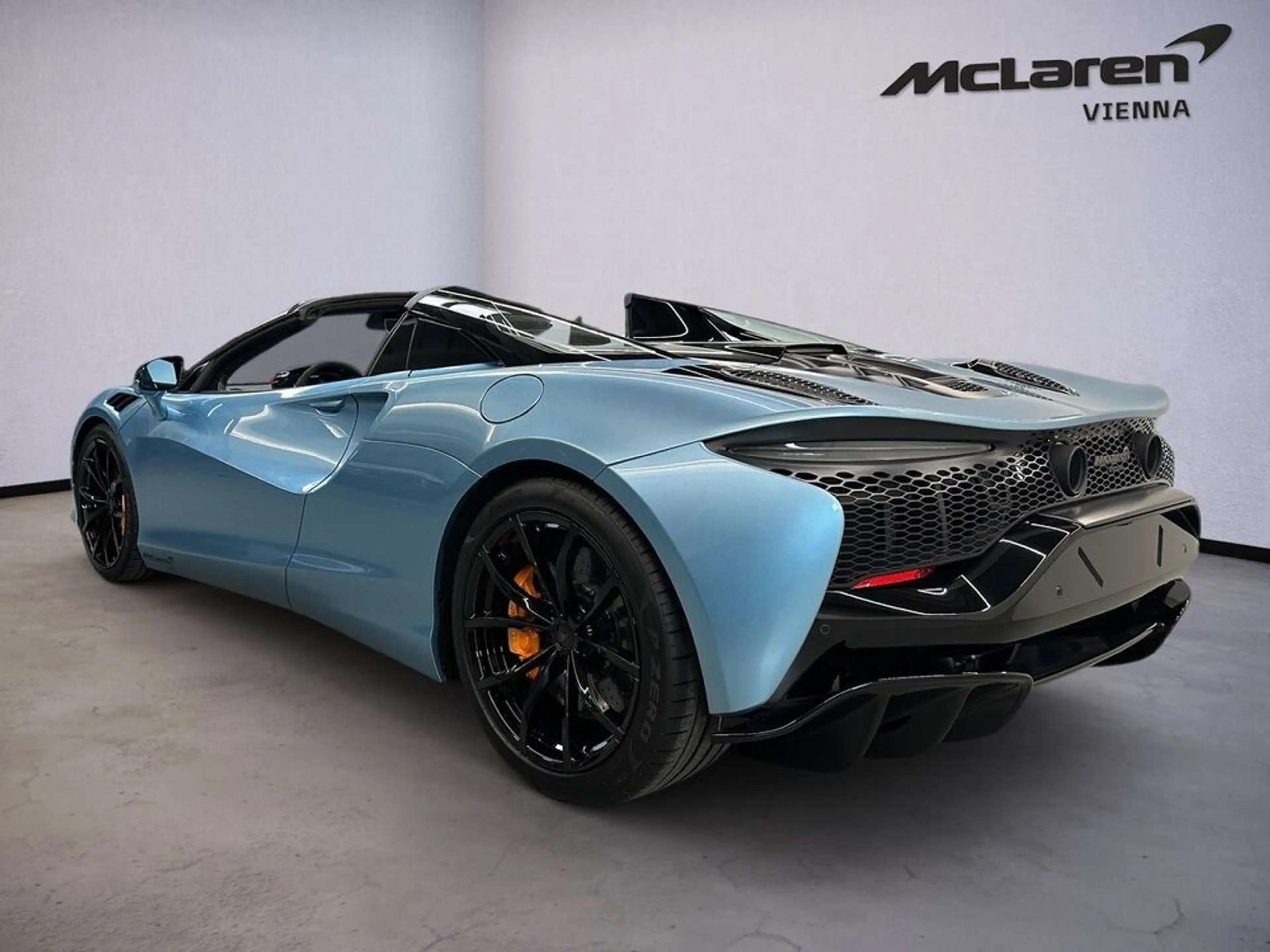 McLaren Artura Artura Spider / MSO Steel Blue / Carbon Fibre Int. — photo 4