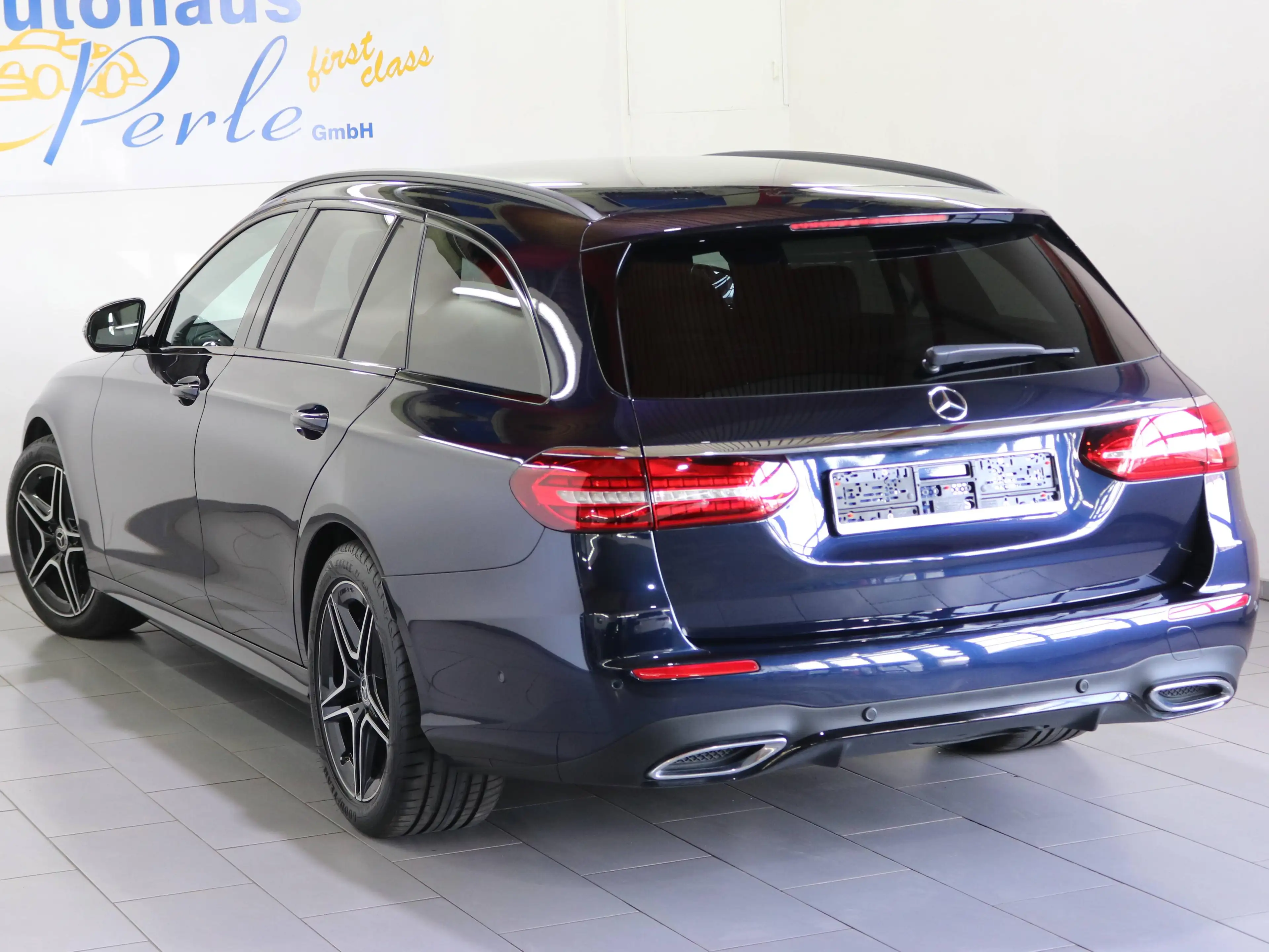 Mercedes-Benz E 400 D T 9G 4M AMG-LINE"NAPPA LEDER"BURMESTER"AHK"360"NIGHT"1.HAND — photo 3
