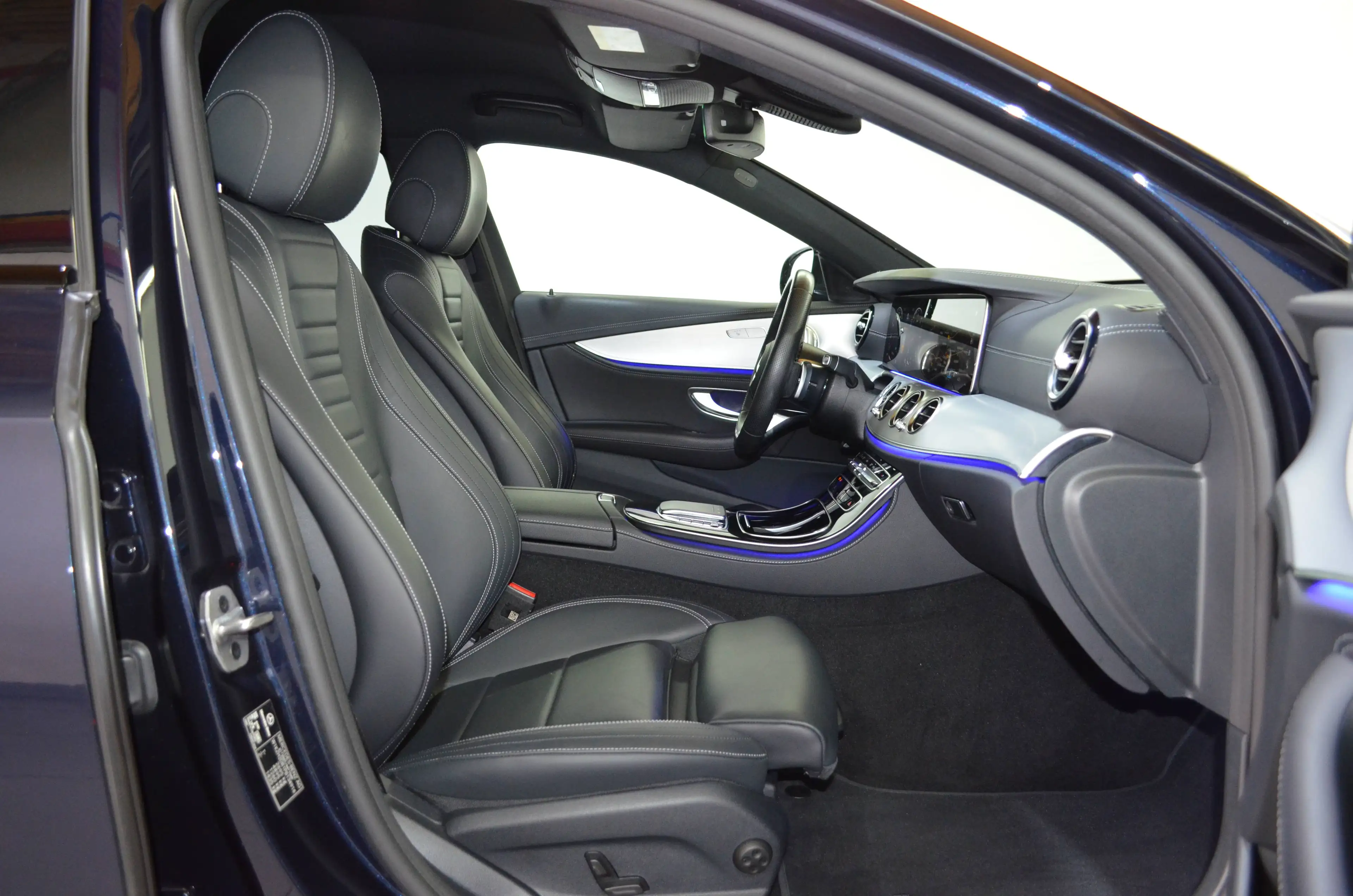 Mercedes-Benz E 400 D T 9G 4M AMG-LINE"NAPPA LEDER"BURMESTER"AHK"360"NIGHT"1.HAND — photo 15