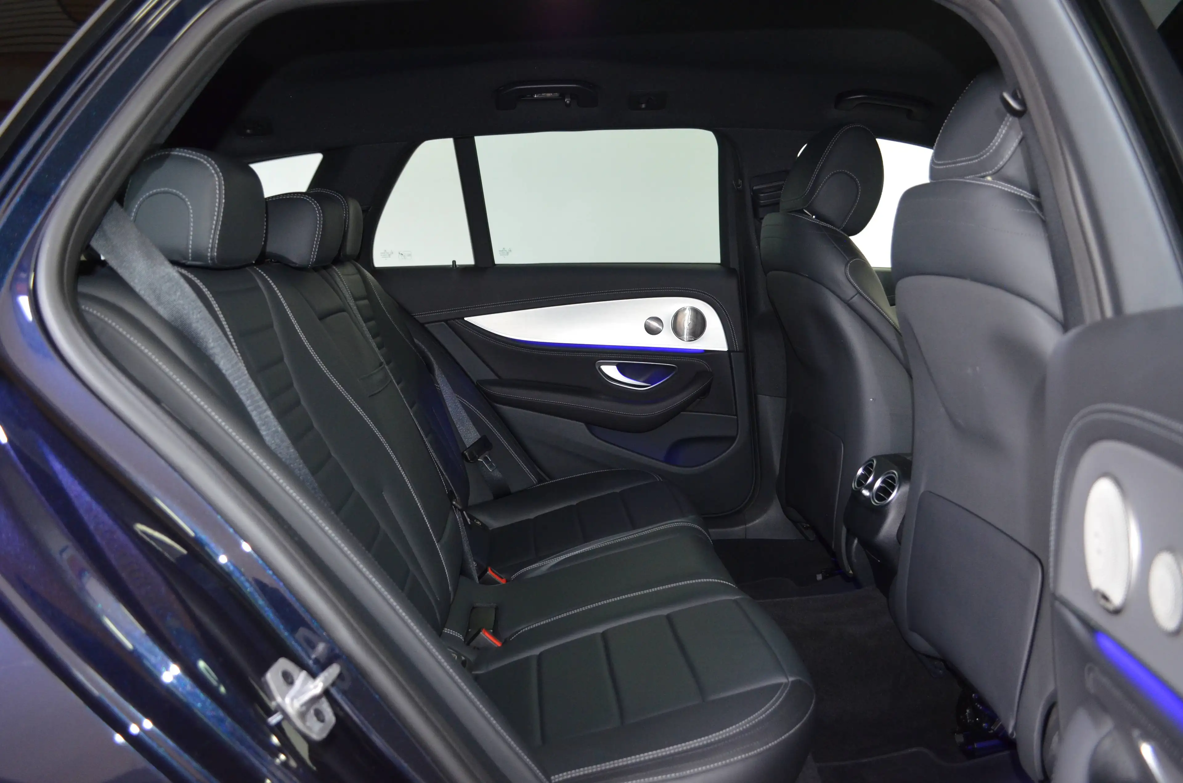 Mercedes-Benz E 400 D T 9G 4M AMG-LINE"NAPPA LEDER"BURMESTER"AHK"360"NIGHT"1.HAND — photo 14