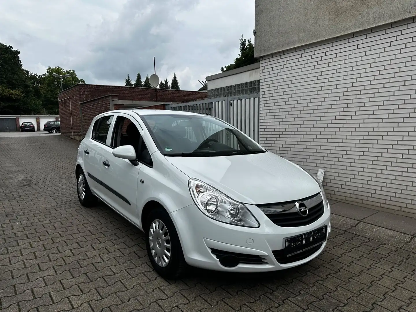 Opel Corsa D Basis TÜV NEU*CHECKHEFT GEPFLEGT Weiß - 1