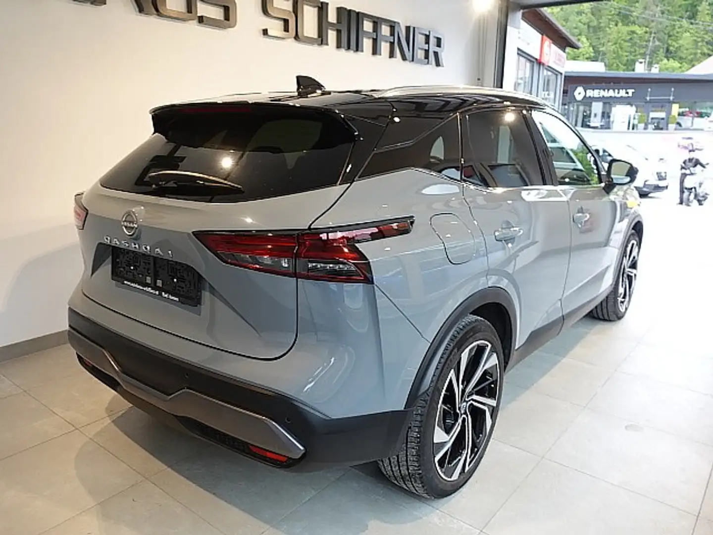 Nissan Qashqai 1,3 DIG-T MHEV 4x4 Tekna+ Aut. Plateado - 2