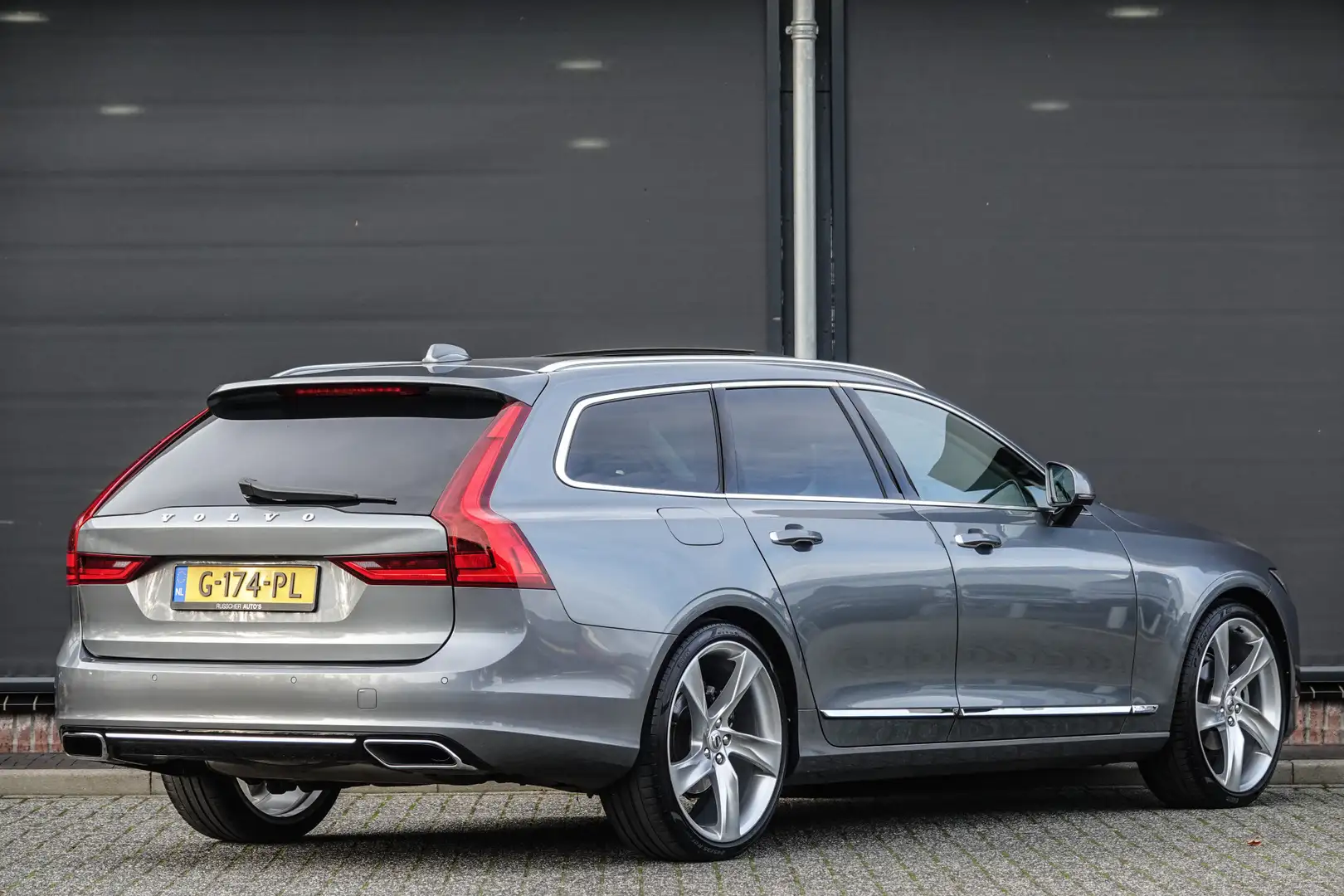 Volvo V90 2.0 D4 190Pk Aut. | Inscription | Achteruitrijcame Gris - 2