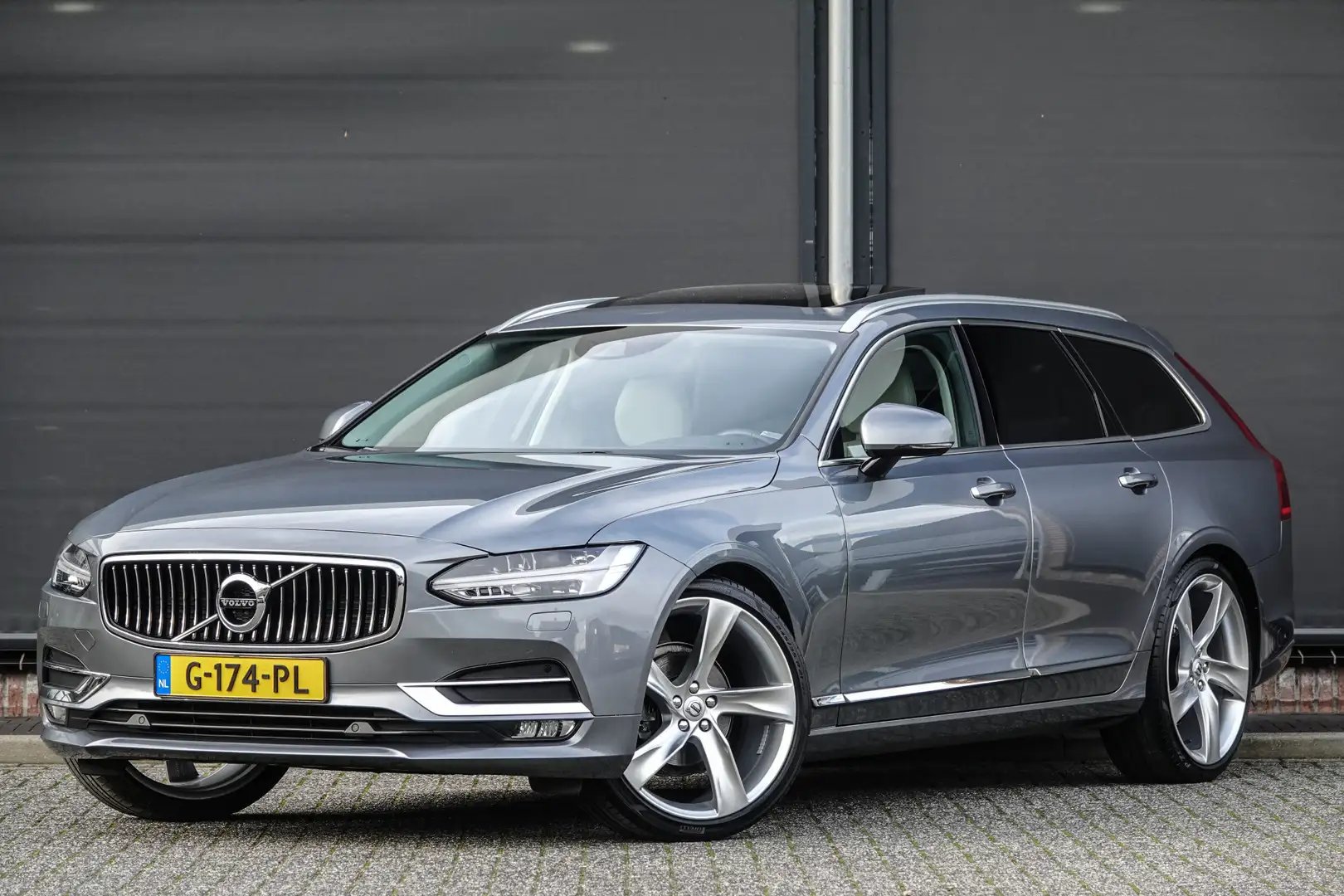 Volvo V90 2.0 D4 190Pk Aut. | Inscription | Achteruitrijcame Gris - 1