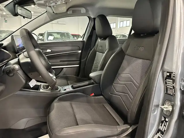 Jeep Avenger view 6