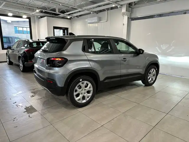Jeep Avenger view 4