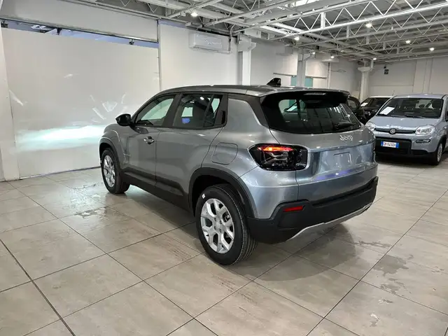 Jeep Avenger view 2