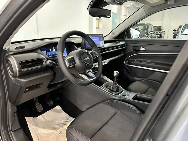 Jeep Avenger view 5
