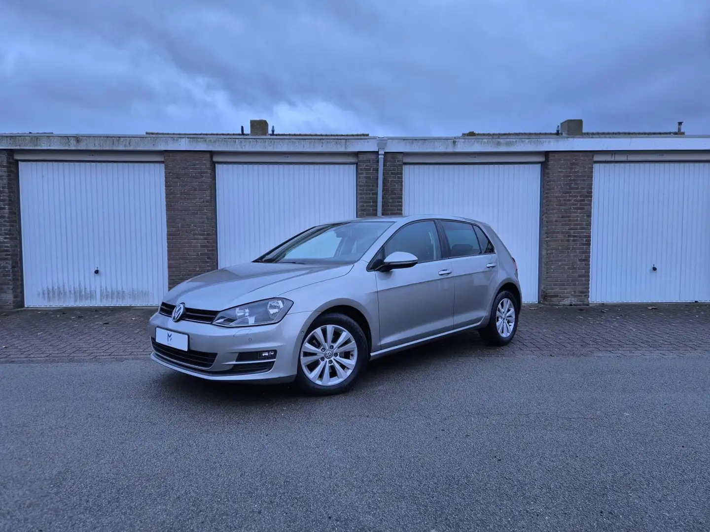Volkswagen Golf 1.4 TSI Comfortline / Standkachel / Massagestoel / Gris - 1