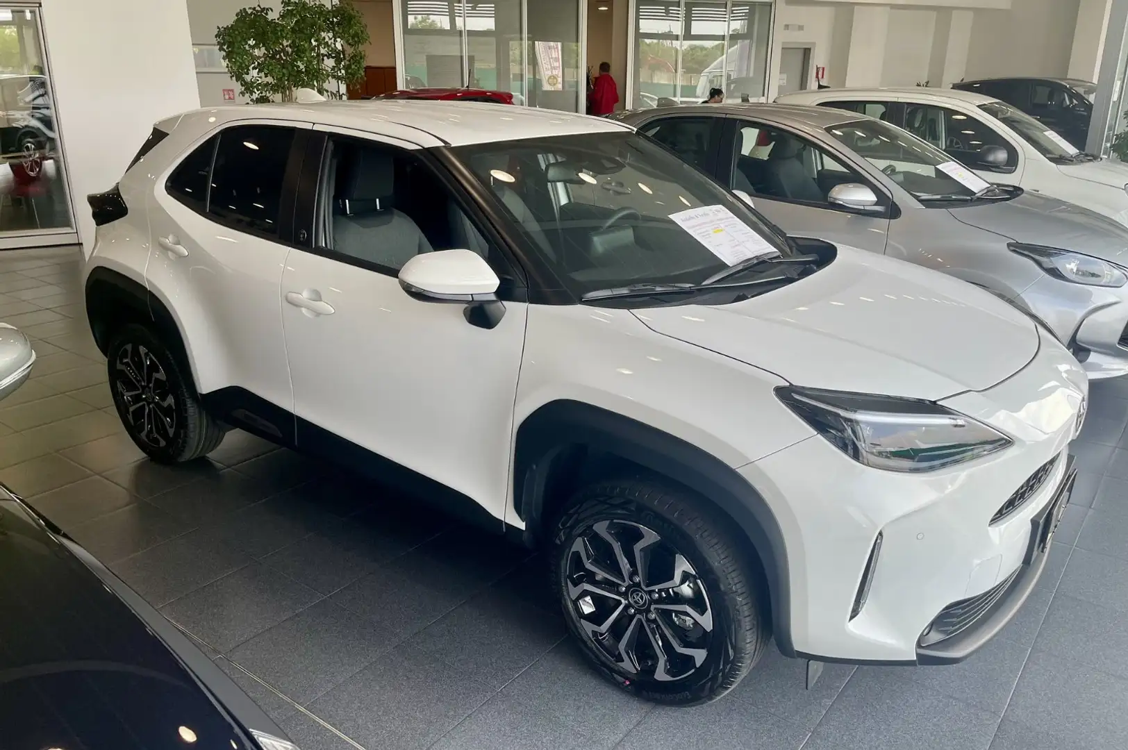 Toyota Yaris Cross Yaris Cross 1.5 130CV  Trend+WINTER E SAFETY PACK Blanco - 2