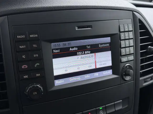 Mercedes-Benz Vito view 11