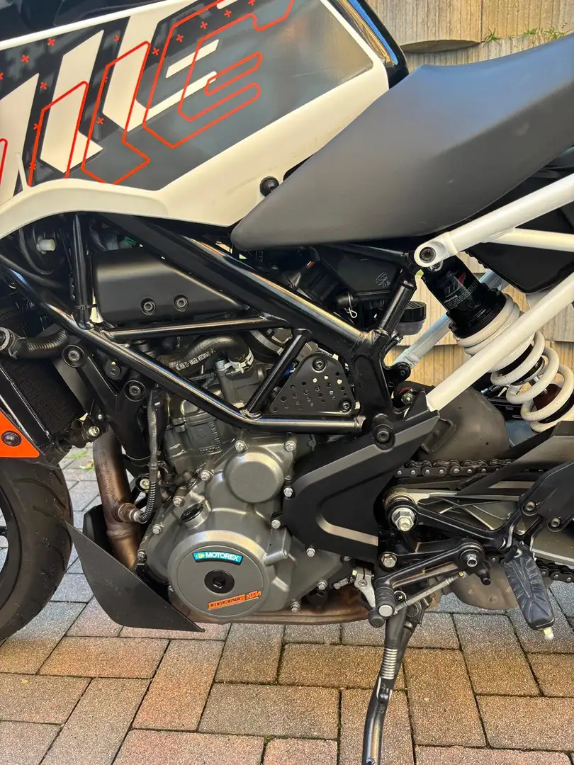 KTM 390 Duke White edition Noir - 2