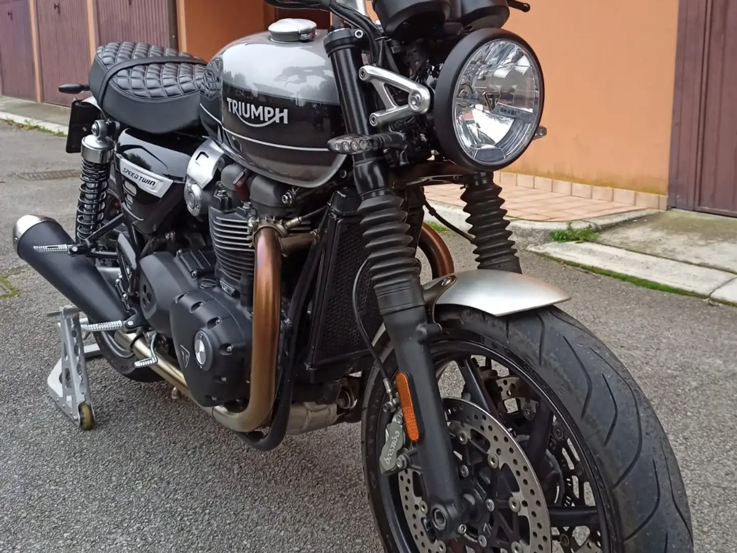 Triumph Speed Twin Gri - 1