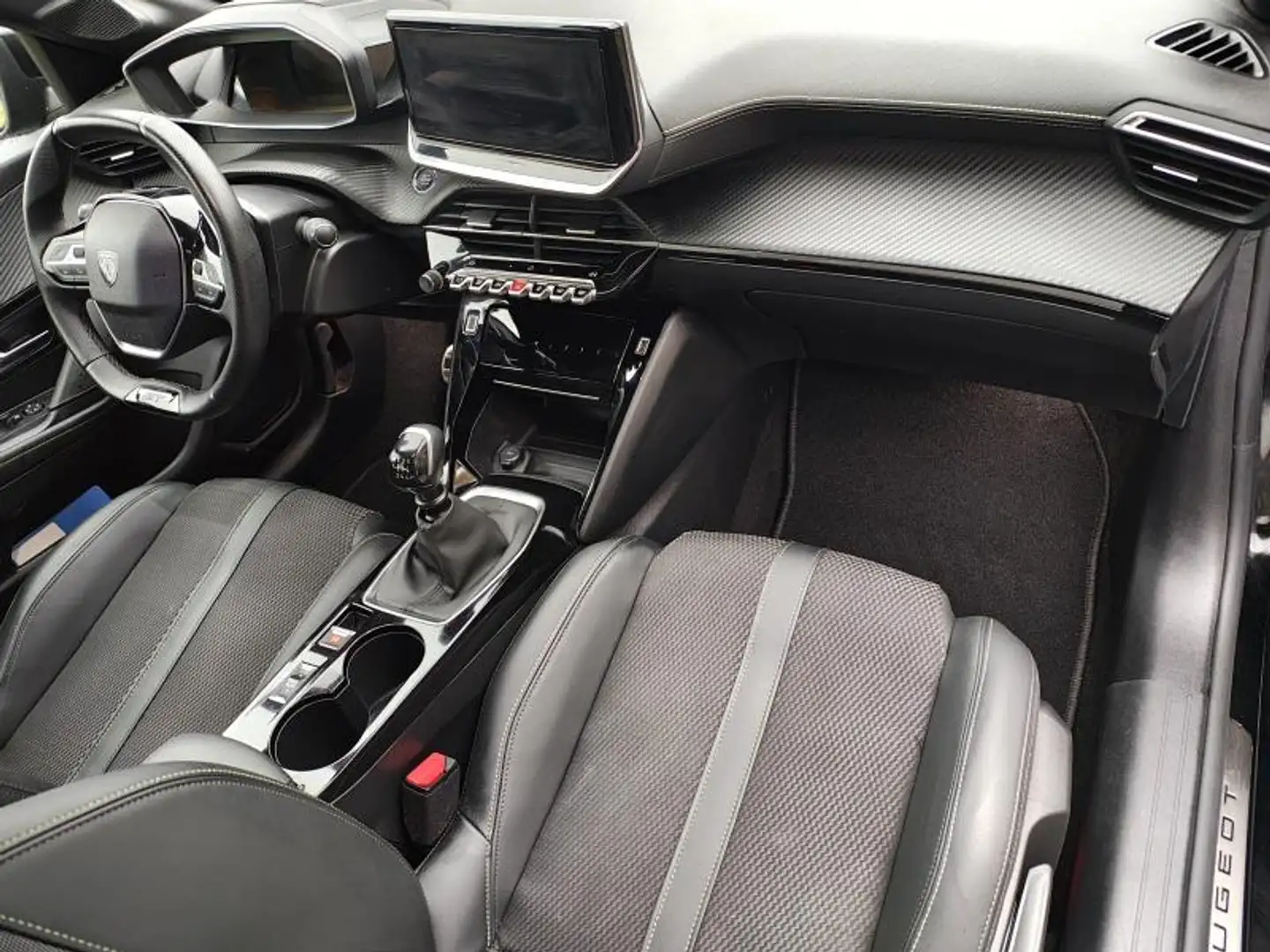 Peugeot 208 GT Schwarz - 2