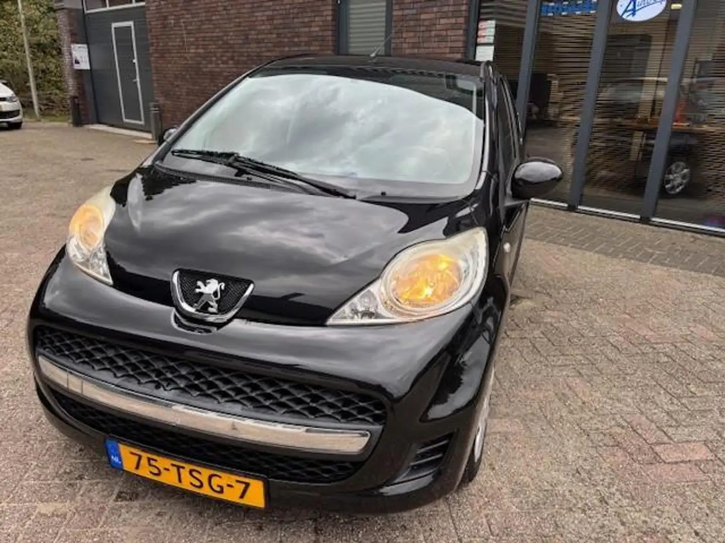 Peugeot 107 1.0-12V XS Zwart - 1
