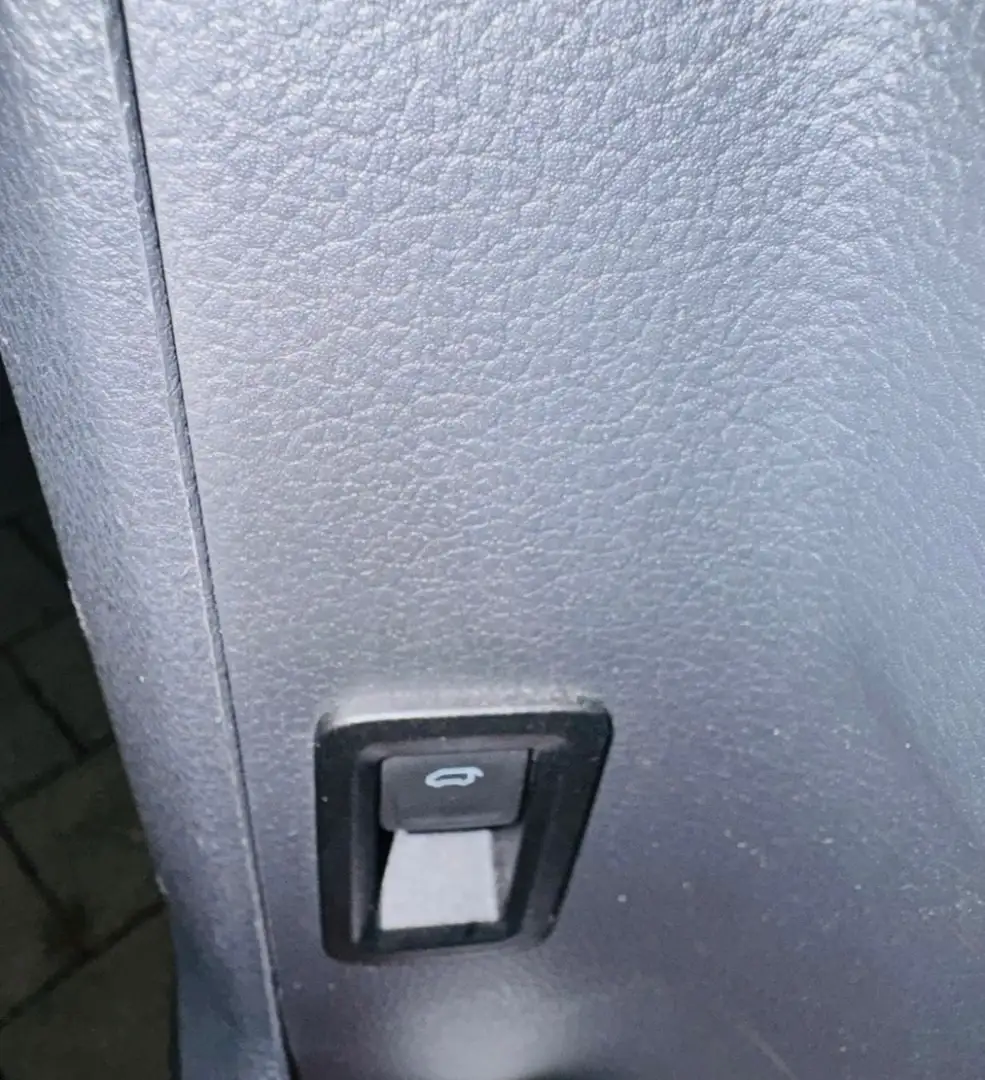 Volkswagen T6.1 Multivan Multivan T6.1 Kurz DSG Exclusive Rot - 2