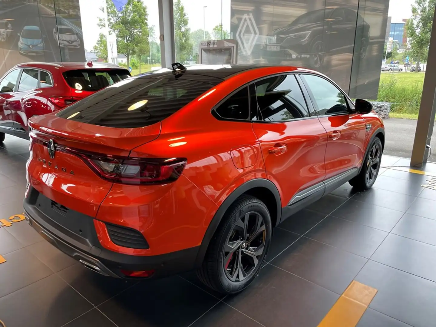 Renault Arkana RS. Line Hybride EDC 1.3CC 140PK  Automaat Orange - 2