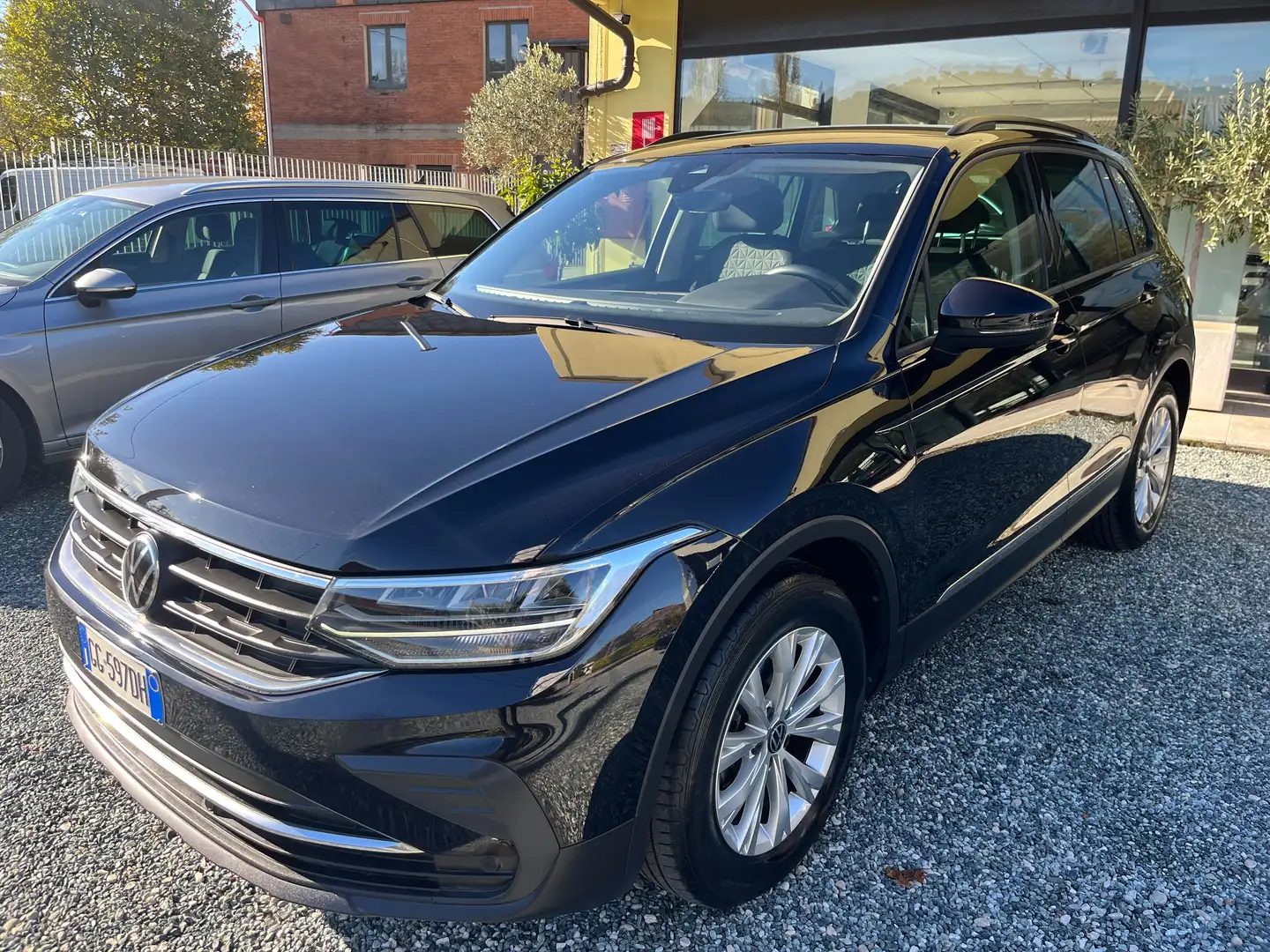 Volkswagen Tiguan Tiguan II 2021 2.0 tdi Life 150cv dsg Nero - 2