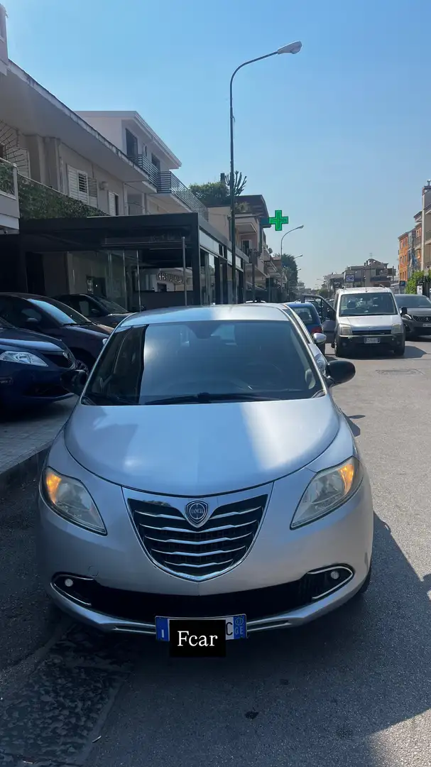 Lancia Ypsilon Ypsilon III 2011 1.2 8v Gold s - 1