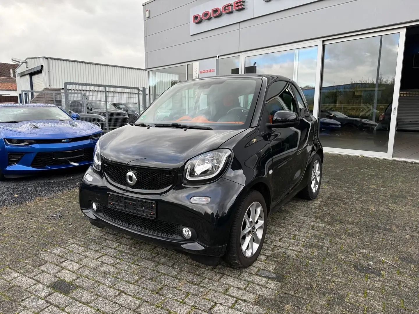 smart forTwo fortwo coupe Schwarz - 1