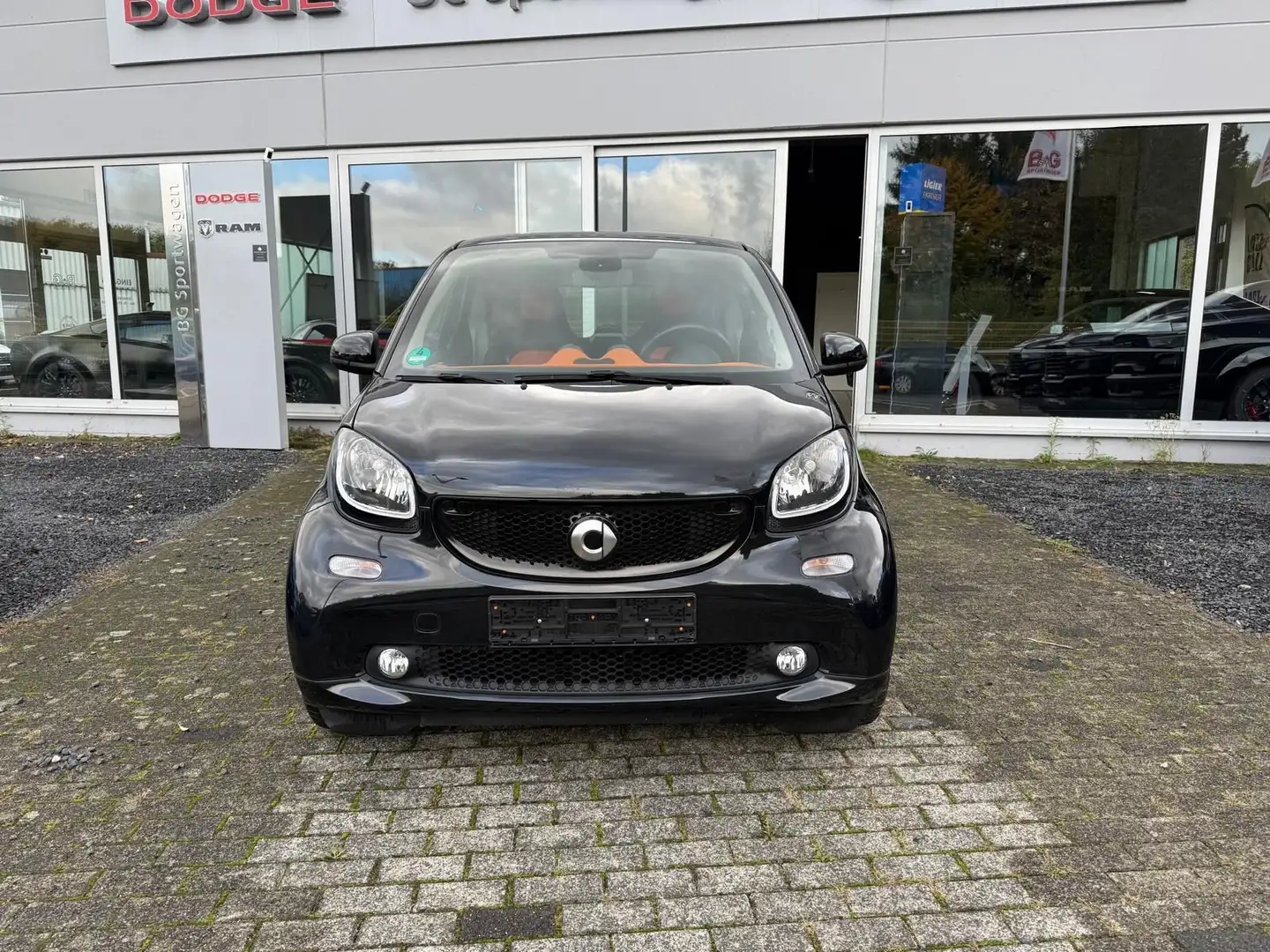 smart forTwo fortwo coupe Schwarz - 2