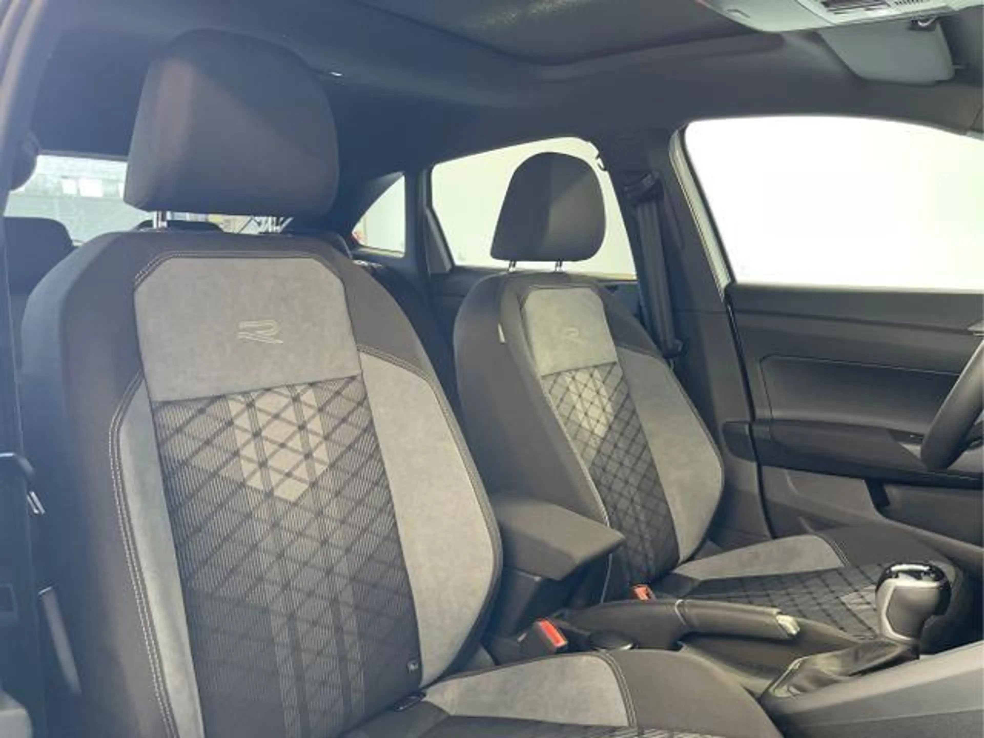 Volkswagen Taigo R-Line 150PS DSG GV5+NaviPro+Pano+Black+AHK+IQ.Dri — photo 14