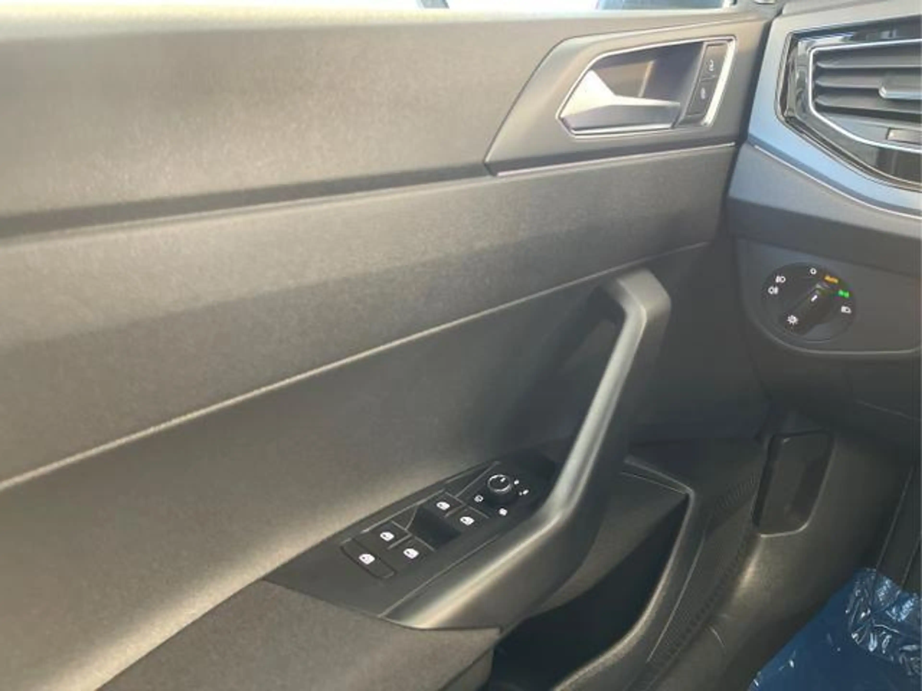 Volkswagen Taigo R-Line 150PS DSG GV5+NaviPro+Pano+Black+AHK+IQ.Dri — photo 10