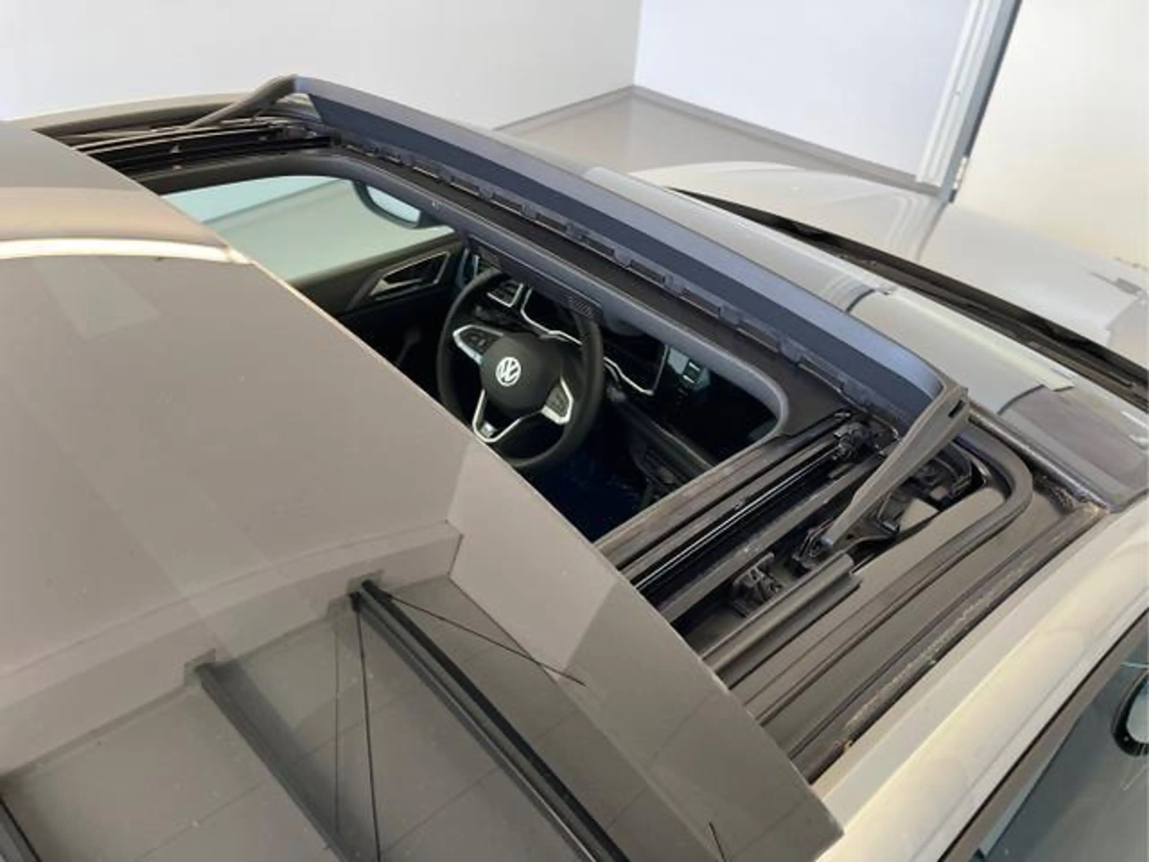 Volkswagen Taigo R-Line 150PS DSG GV5+NaviPro+Pano+Black+AHK+IQ.Dri — photo 6