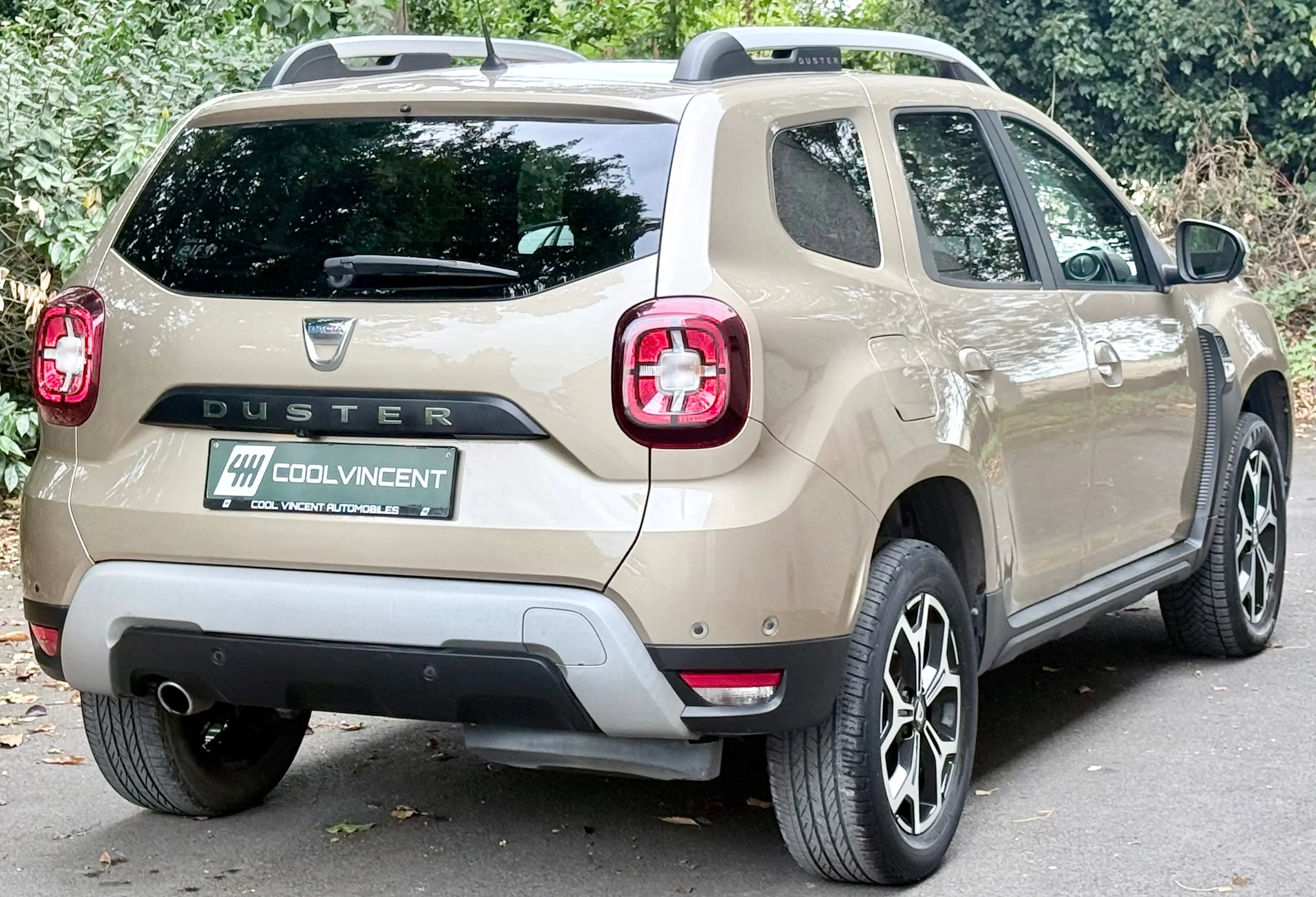 Dacia Duster 1ERE MAIN // CLIMATISATION // 1.5 DCI // BOITE 6 // LEZ BXL OK// CAMERA 360 — photo 4