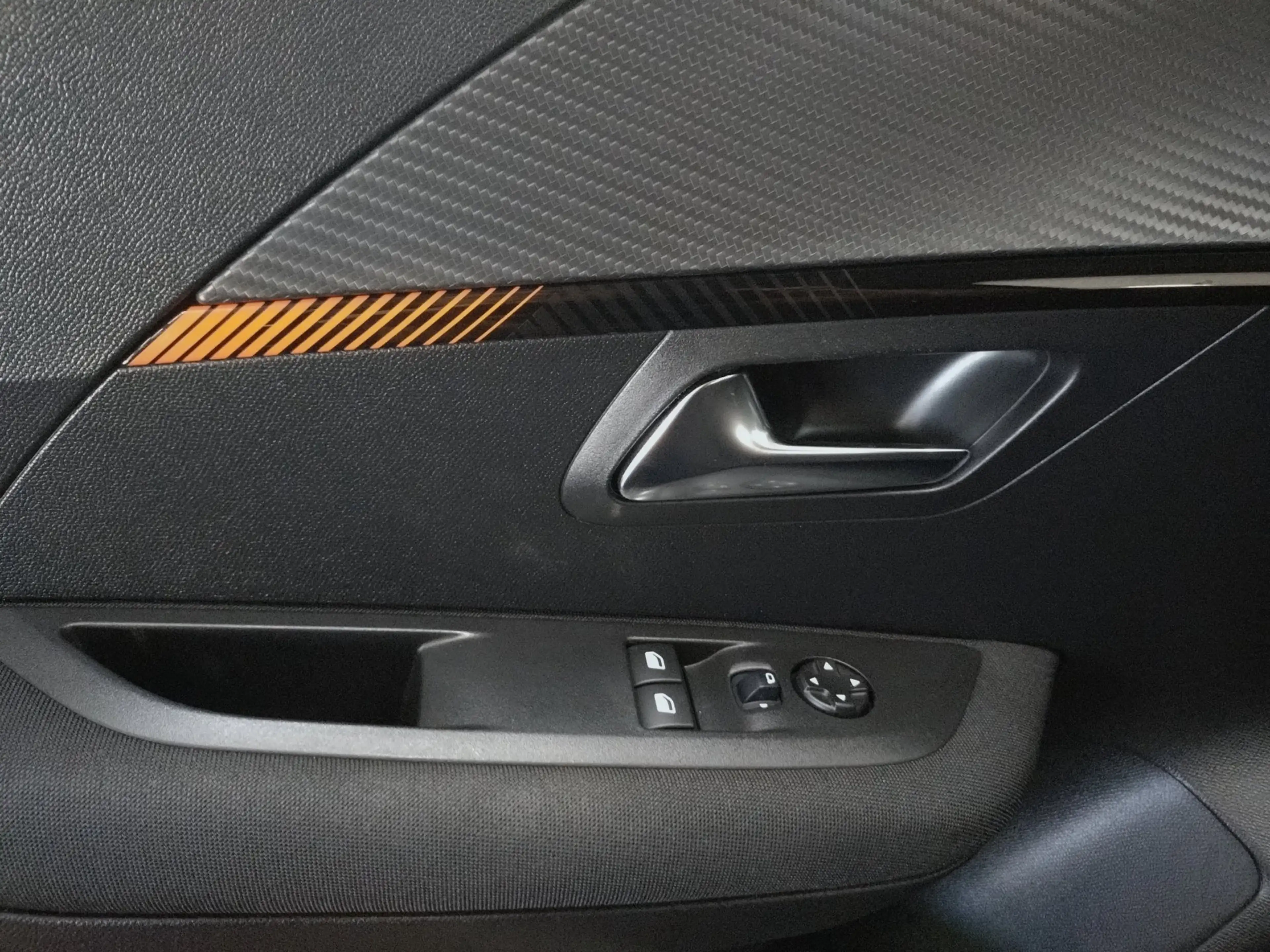 Peugeot 208 1.2 PureTech Active — photo 19