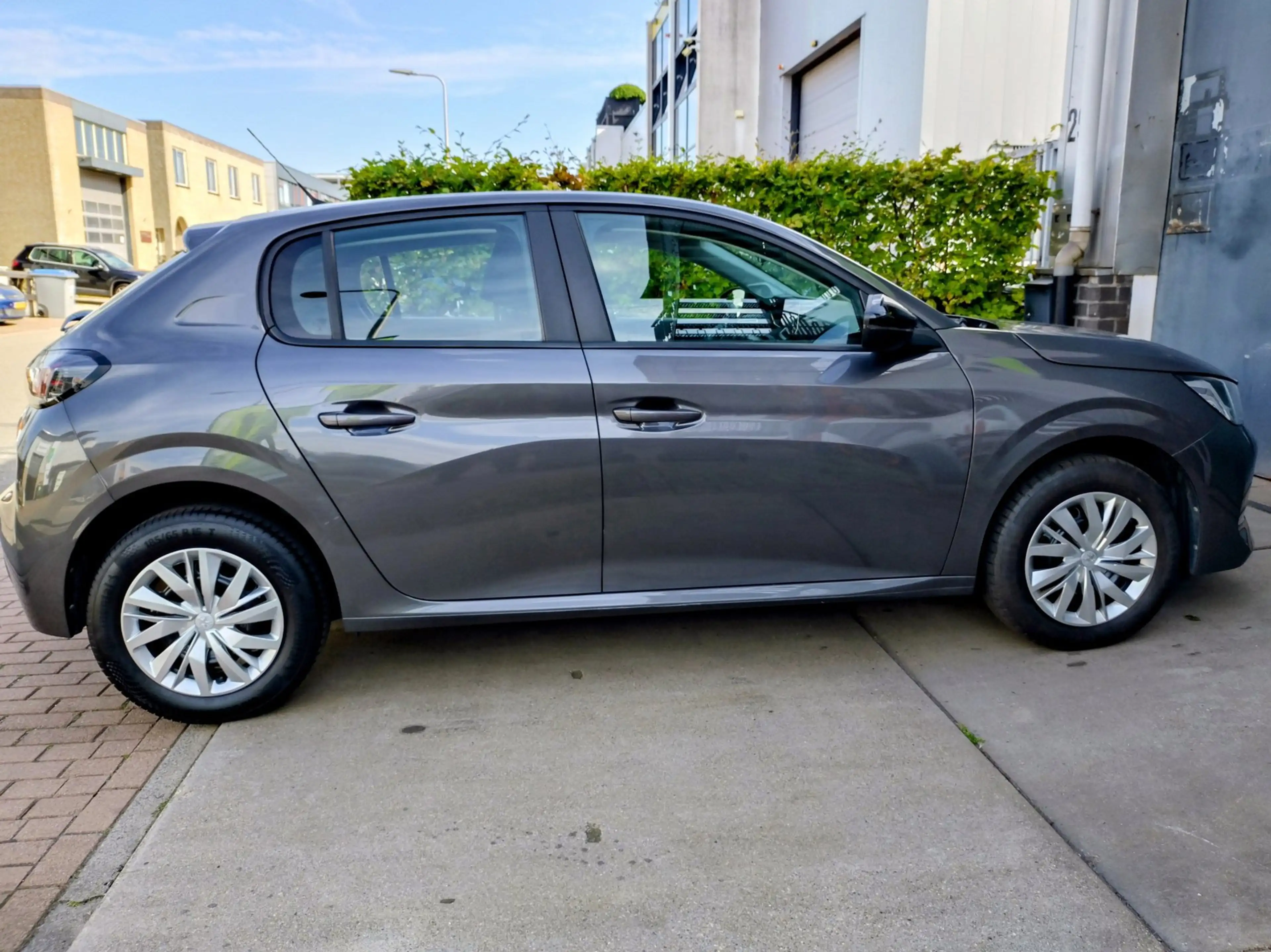 Peugeot 208 1.2 PureTech Active — photo 7