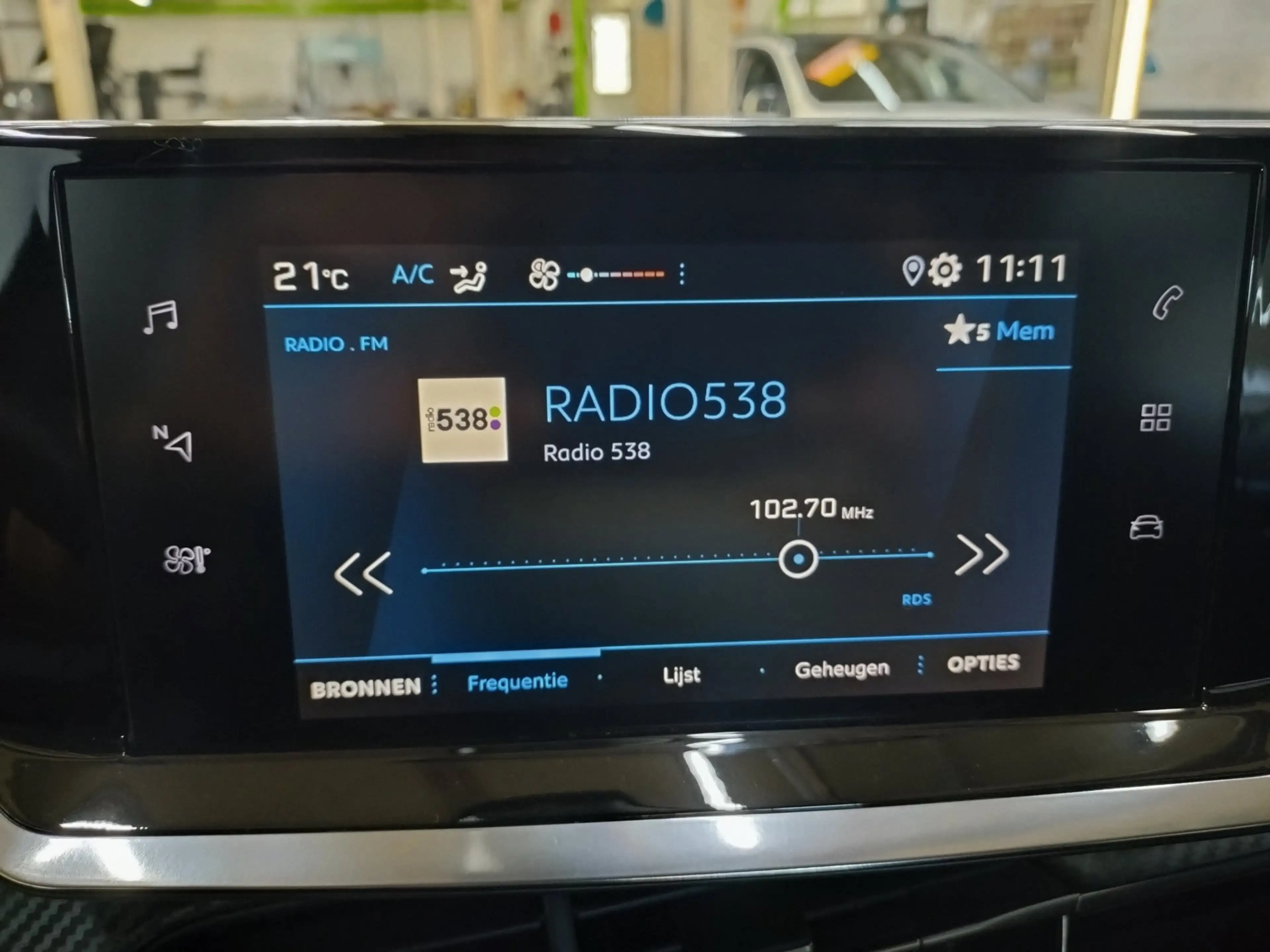 Peugeot 208 1.2 PureTech Active — photo 16