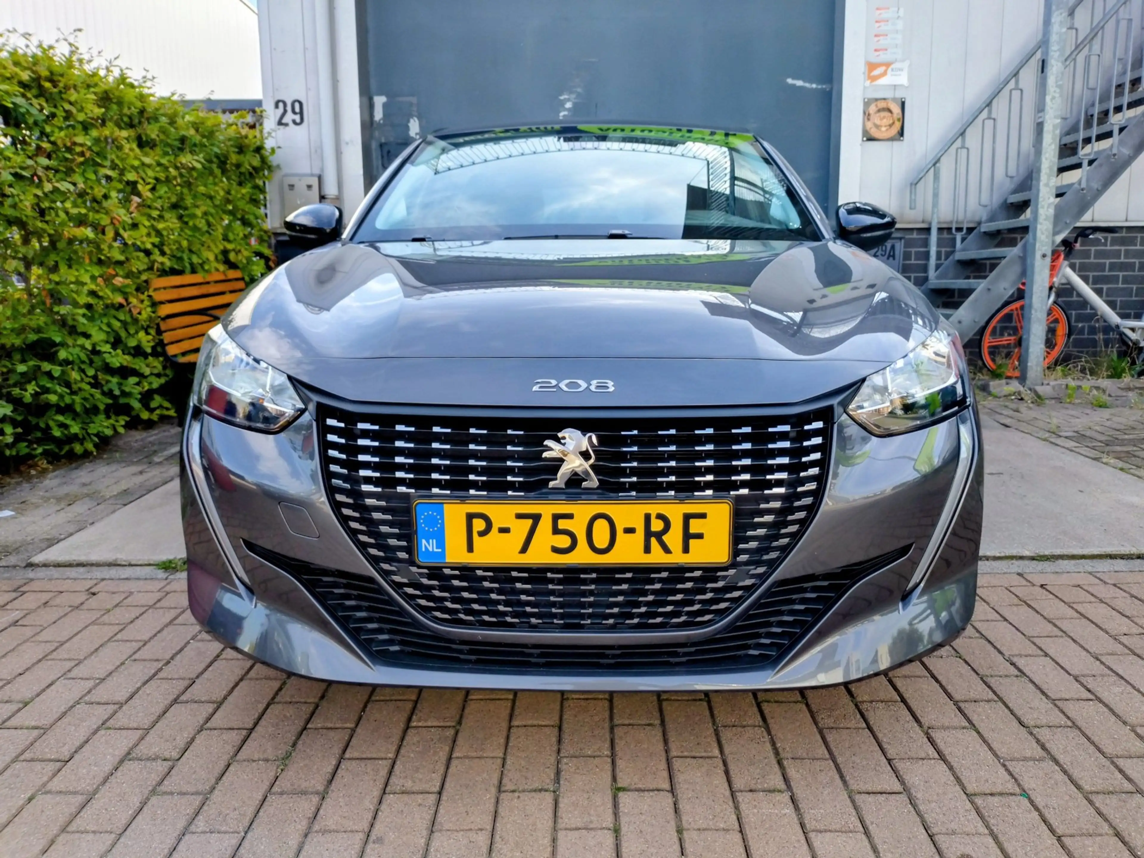 Peugeot 208 1.2 PureTech Active — photo 2