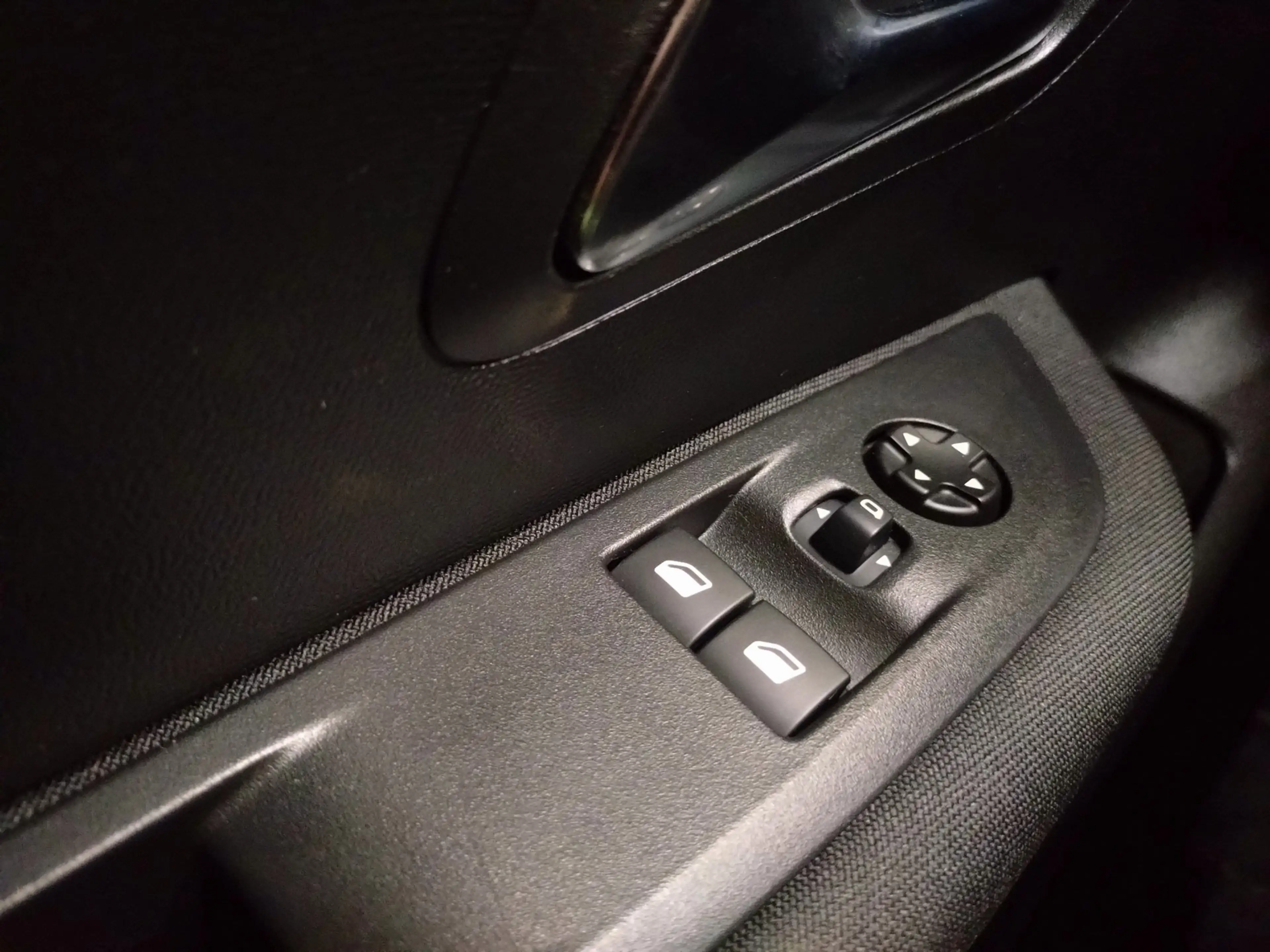 Peugeot 208 1.2 PureTech Active — photo 13