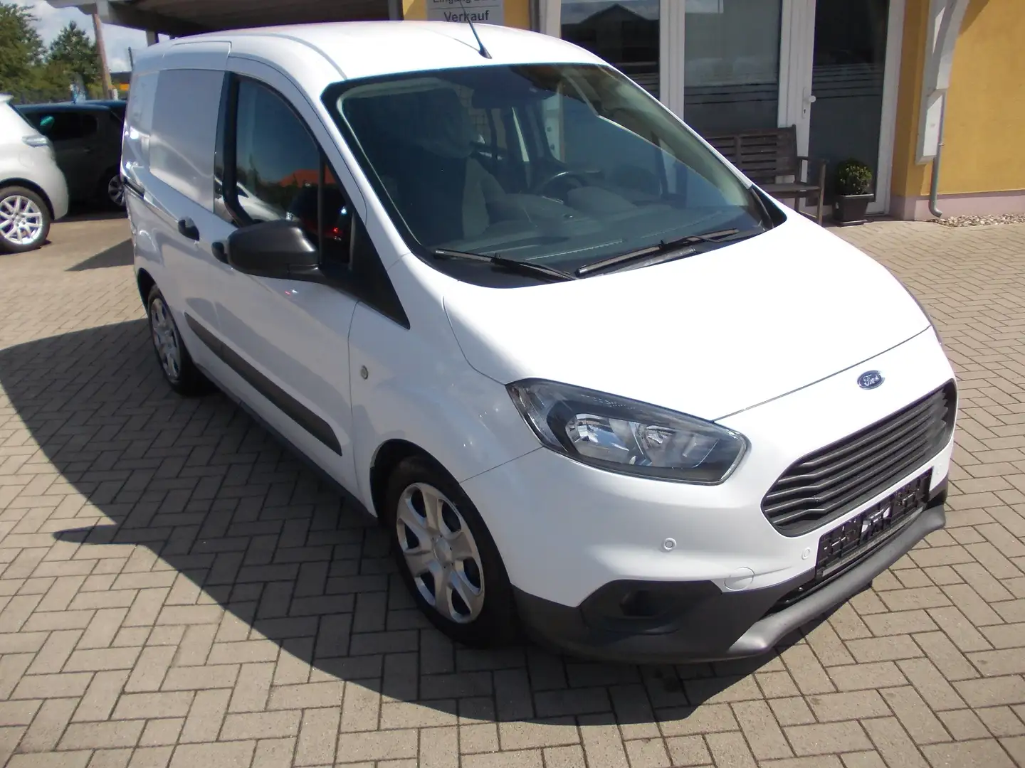 Ford Tourneo Courier Beyaz - 2