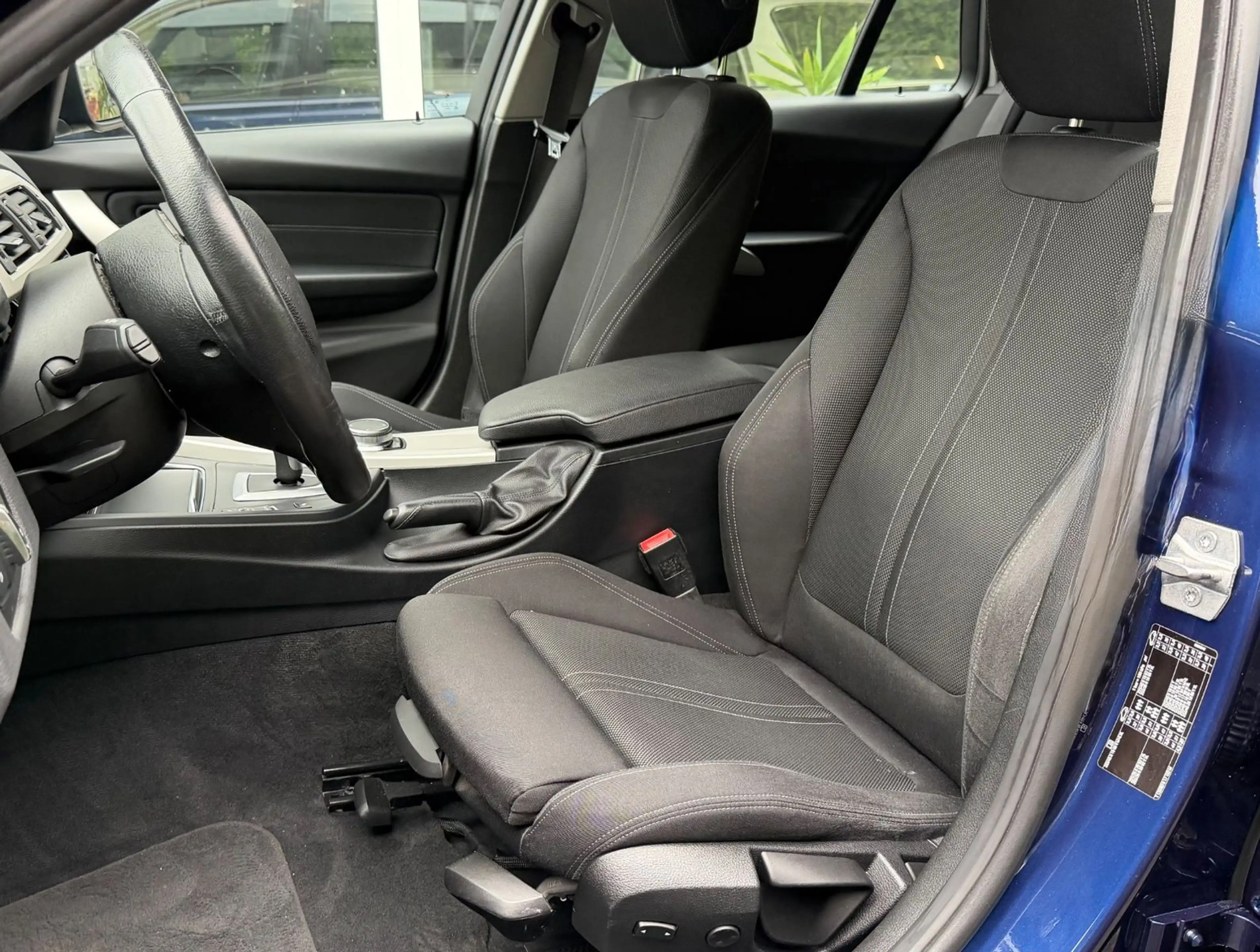 BMW 325 3 Touring 325 d Advantage/Head-up/ LED — photo 6