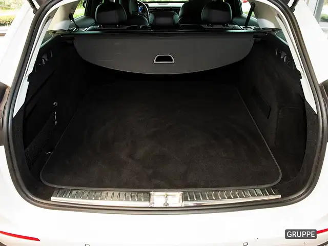 Mercedes-Benz E-Class view 15