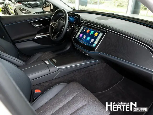 Mercedes-Benz E-Class view 6
