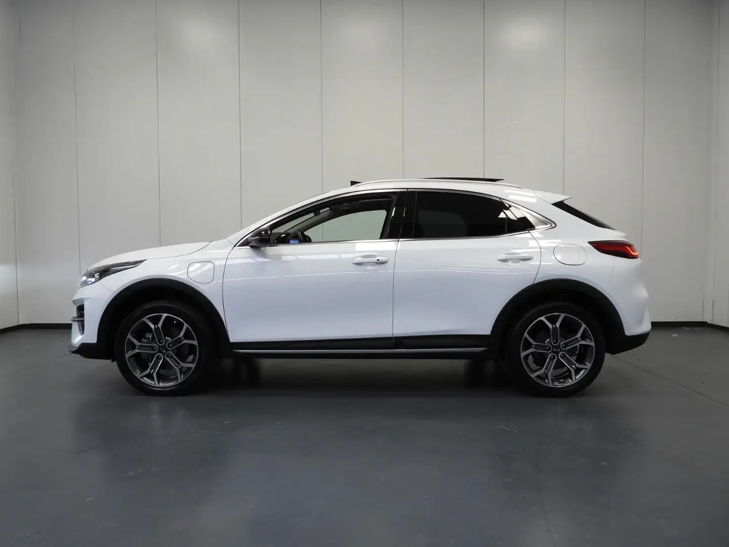 Kia XCeed 1.6 GDi PHEV Plug-In DynamicLine NAVI/SCHUIFDAK/LE Weiß - 2