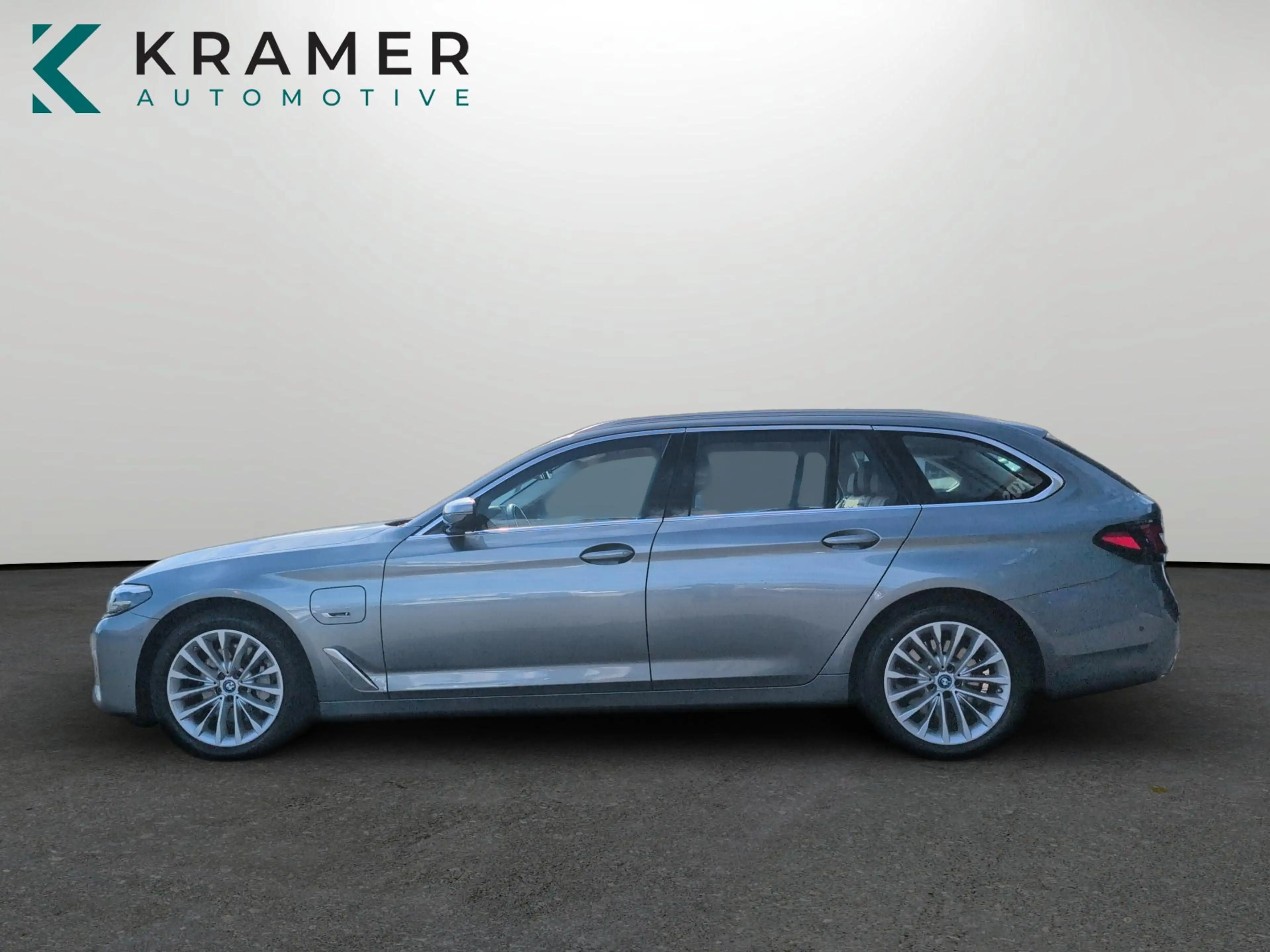 BMW 530 e T. Luxury Line LC-PROF+LEDER+AHK+LED+KAMER — photo 4