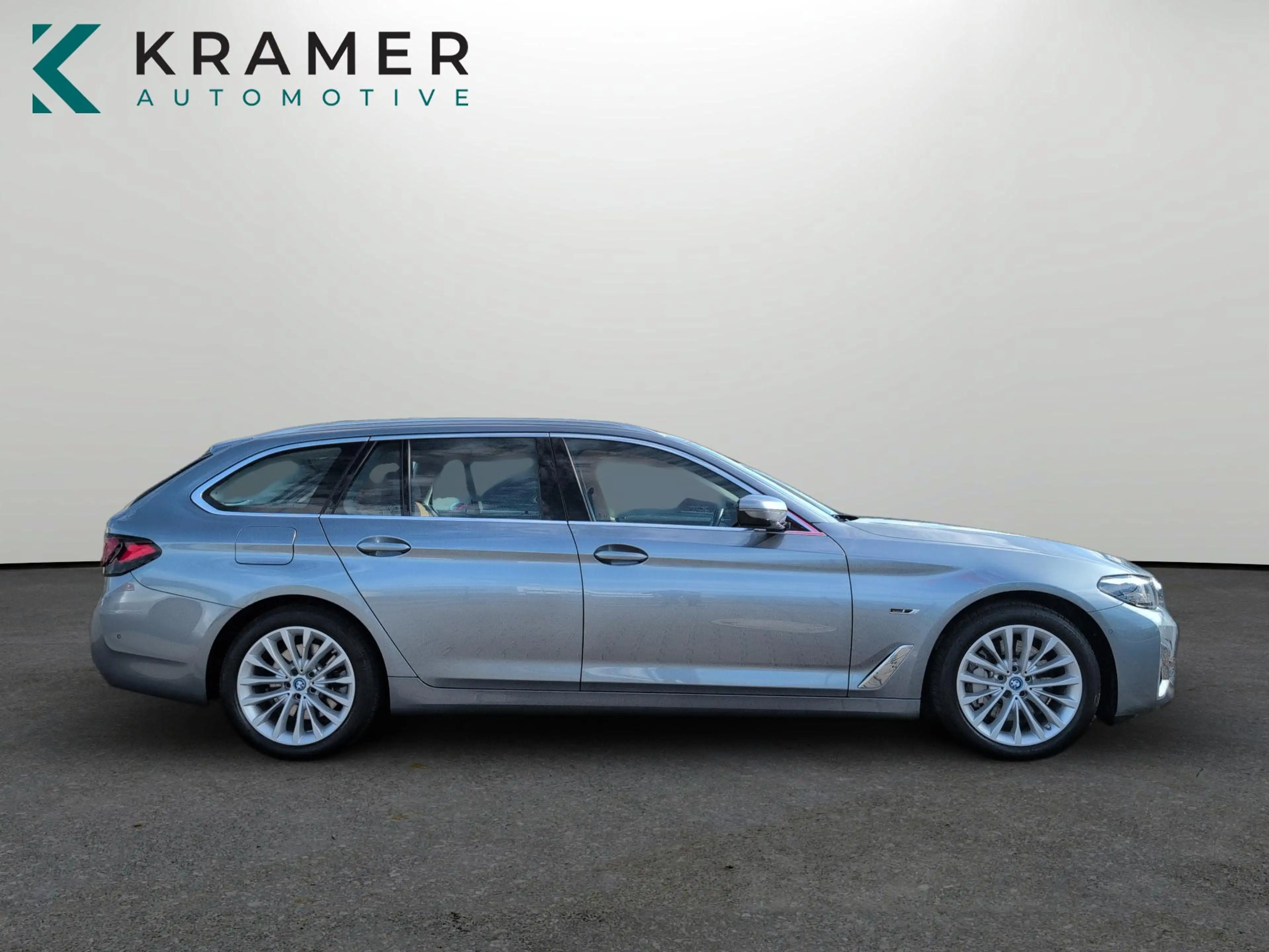 BMW 530 e T. Luxury Line LC-PROF+LEDER+AHK+LED+KAMER — photo 8