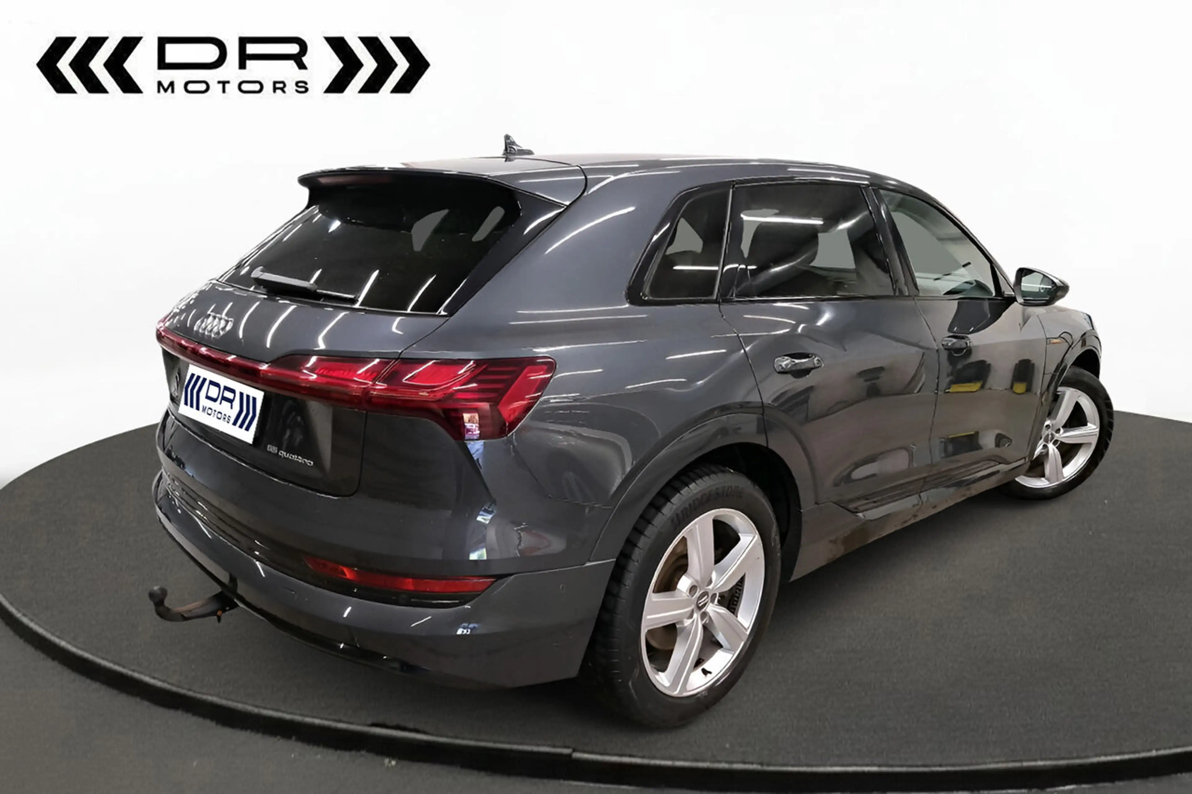 Audi e-tron 55 QUATTRO 408PK — photo 2