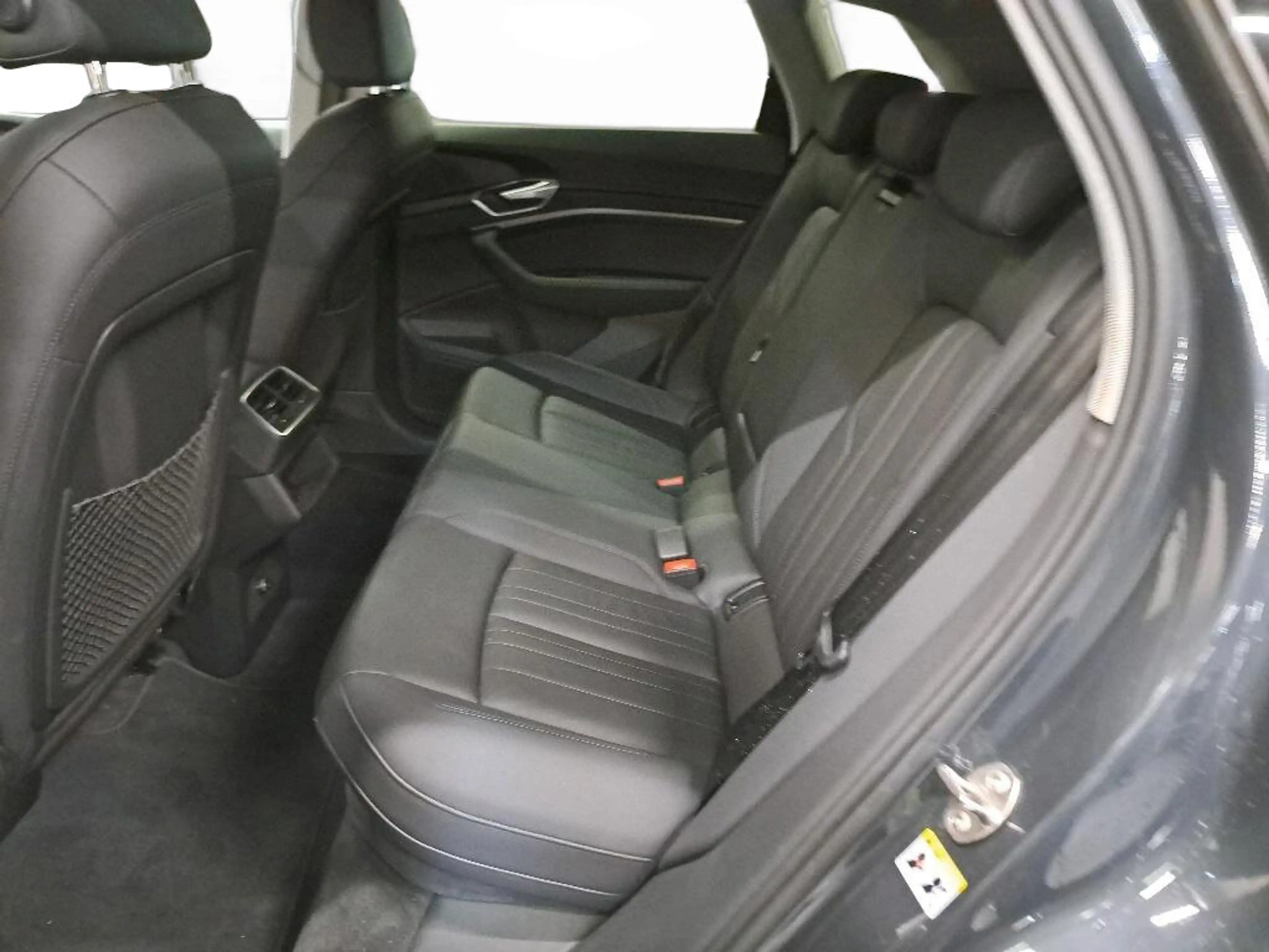 Audi e-tron 55 QUATTRO 408PK — photo 4