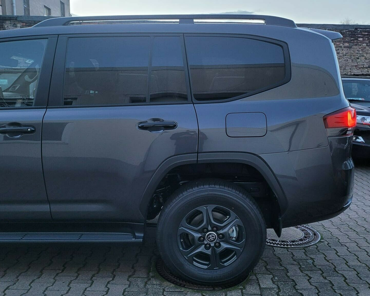 Toyota Land Cruiser 300 GAZOO Racing+SPORT+NEU+EU+415HP+TWIN+TURBO — photo 7