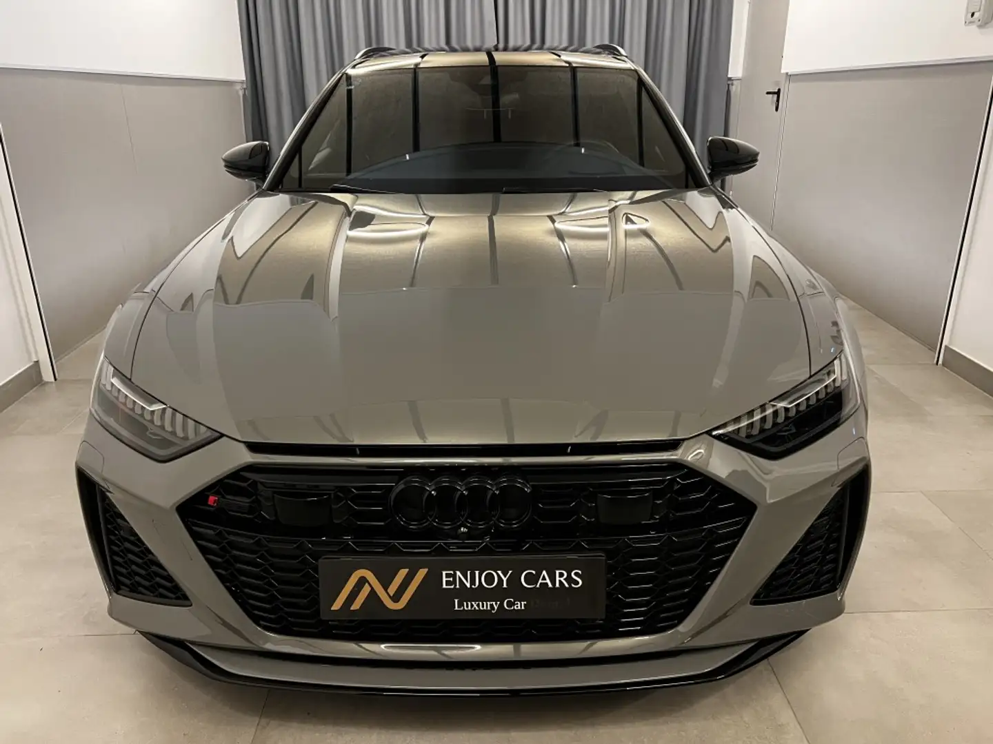 Audi RS6 Avant TFSI quattro Tiptronic Grijs - 1